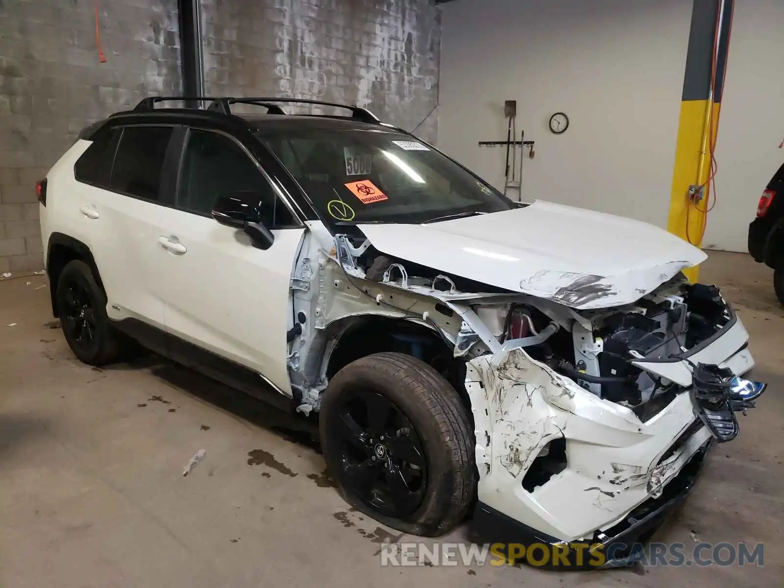 1 Photograph of a damaged car 2T3E6RFV3MW007909 TOYOTA RAV4 2021