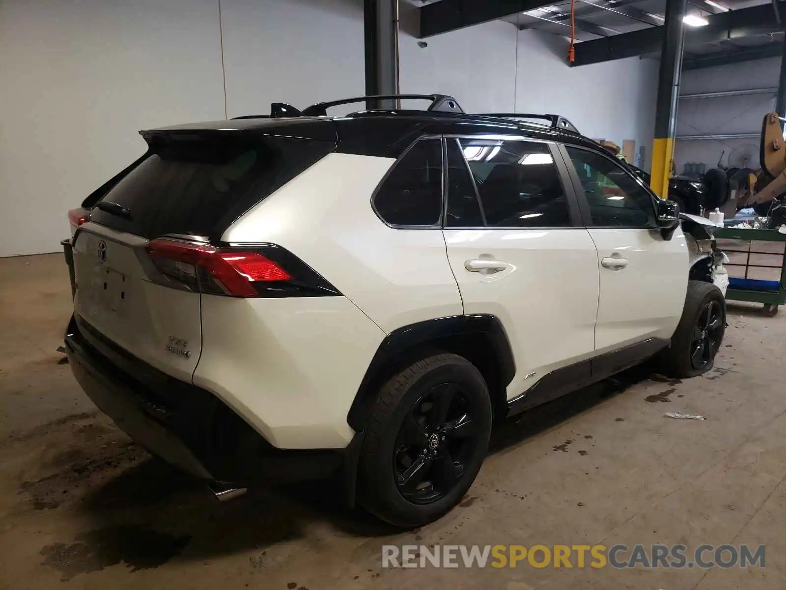 4 Photograph of a damaged car 2T3E6RFV3MW007909 TOYOTA RAV4 2021