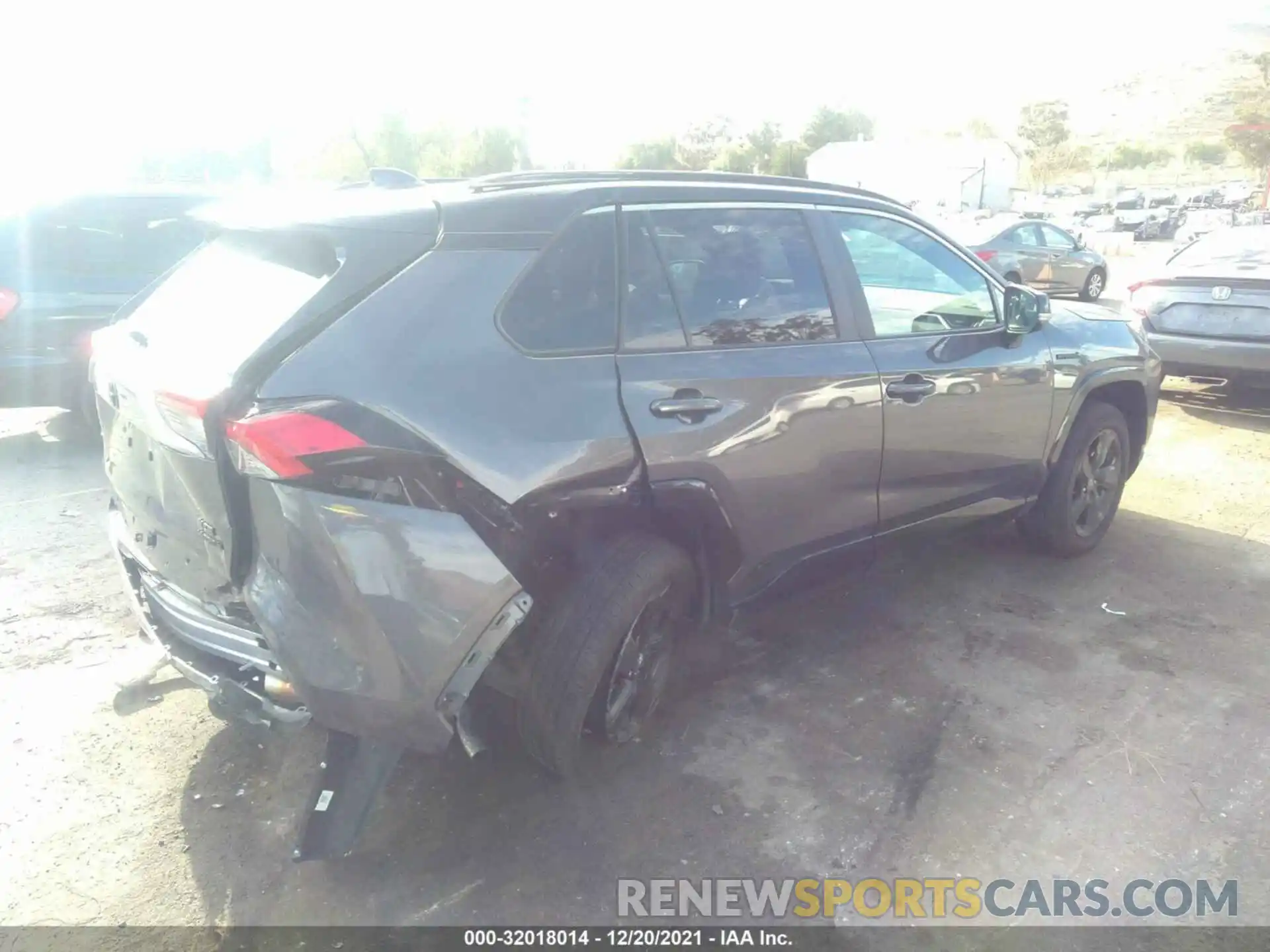 4 Photograph of a damaged car 2T3E6RFV3MW008638 TOYOTA RAV4 2021