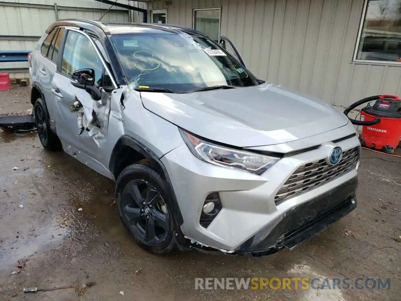 1 Photograph of a damaged car 2T3E6RFV3MW008722 TOYOTA RAV4 2021