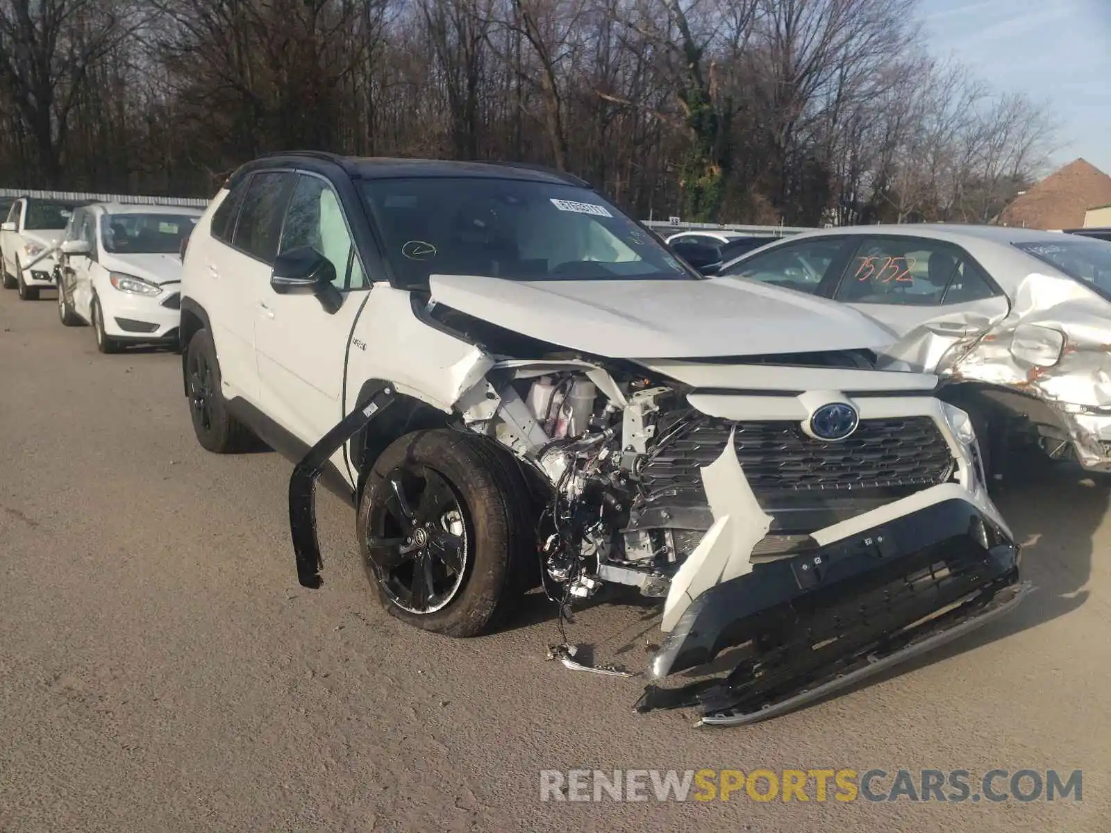 1 Photograph of a damaged car 2T3E6RFV4MW013606 TOYOTA RAV4 2021