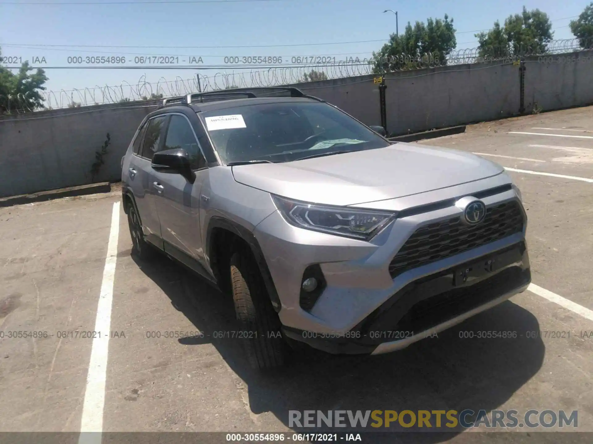 1 Photograph of a damaged car 2T3E6RFV4MW016814 TOYOTA RAV4 2021