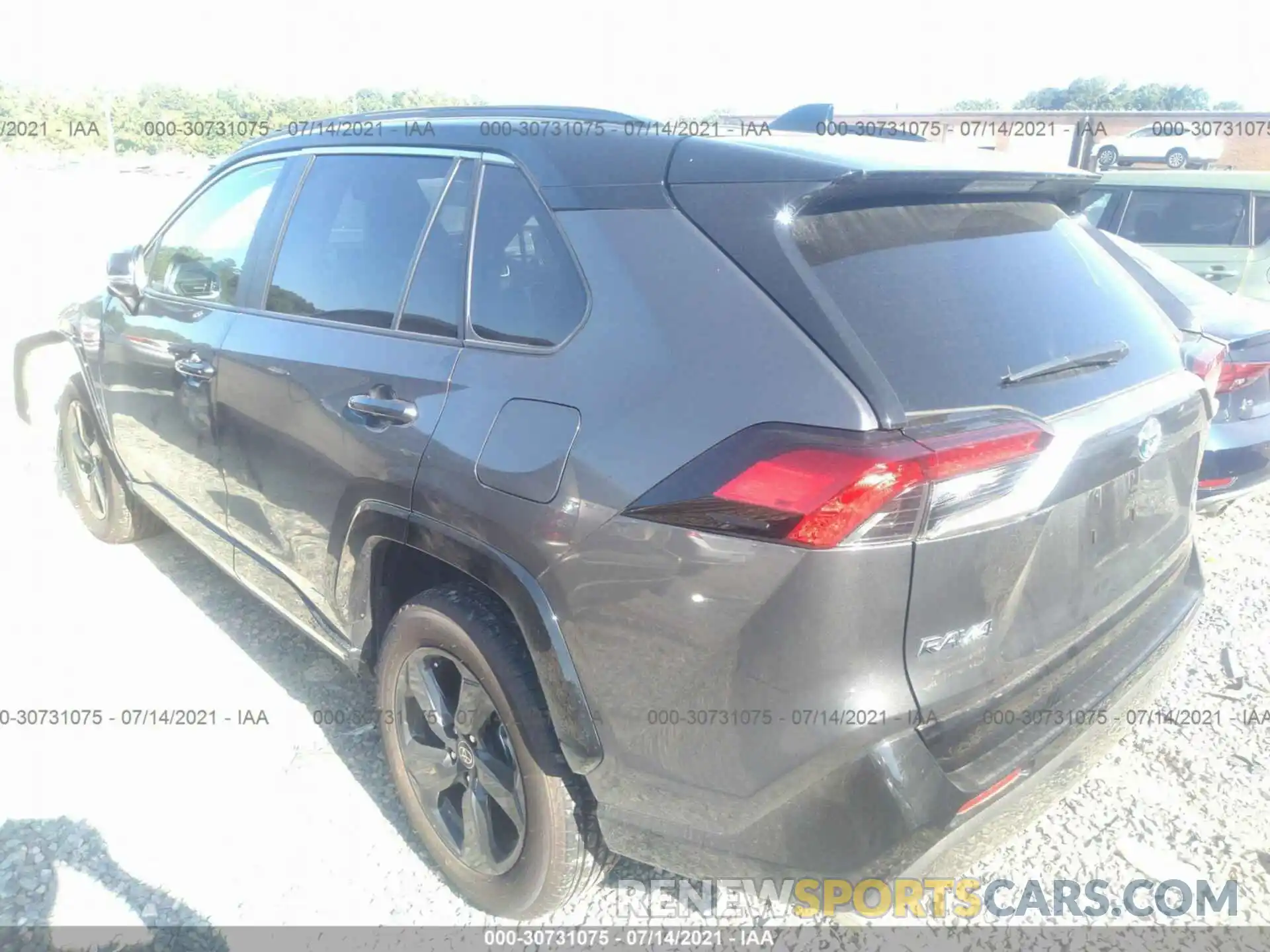 3 Фотография поврежденного автомобиля 2T3E6RFV4MW023584 TOYOTA RAV4 2021