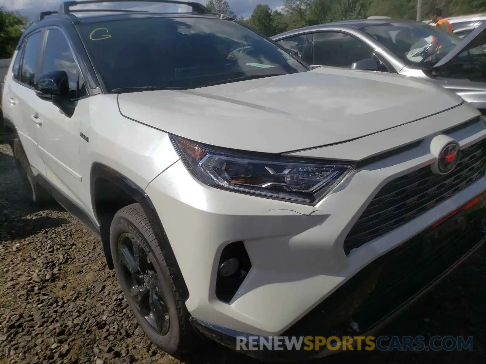 1 Photograph of a damaged car 2T3E6RFV5MW018412 TOYOTA RAV4 2021