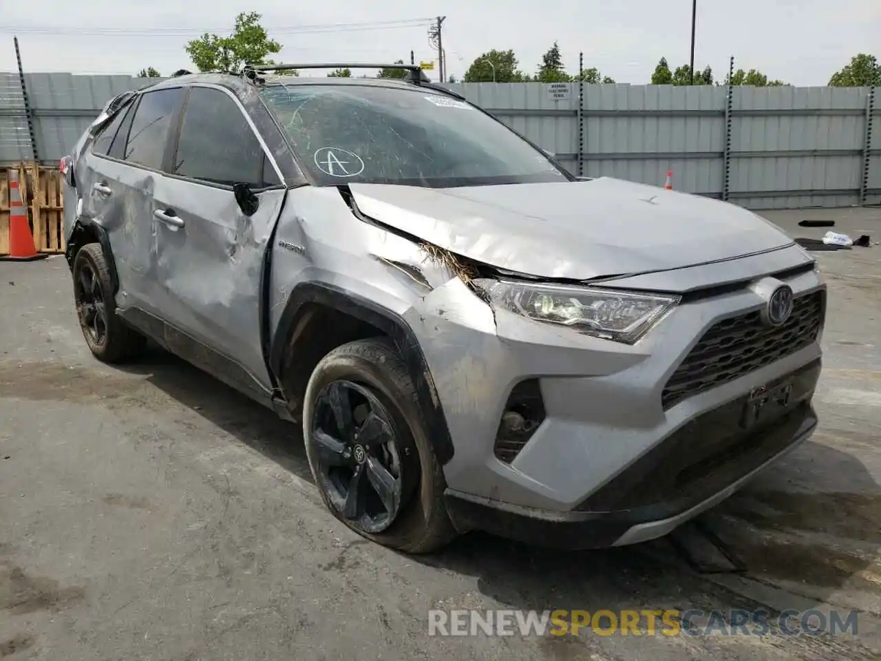 1 Photograph of a damaged car 2T3E6RFV5MW024193 TOYOTA RAV4 2021