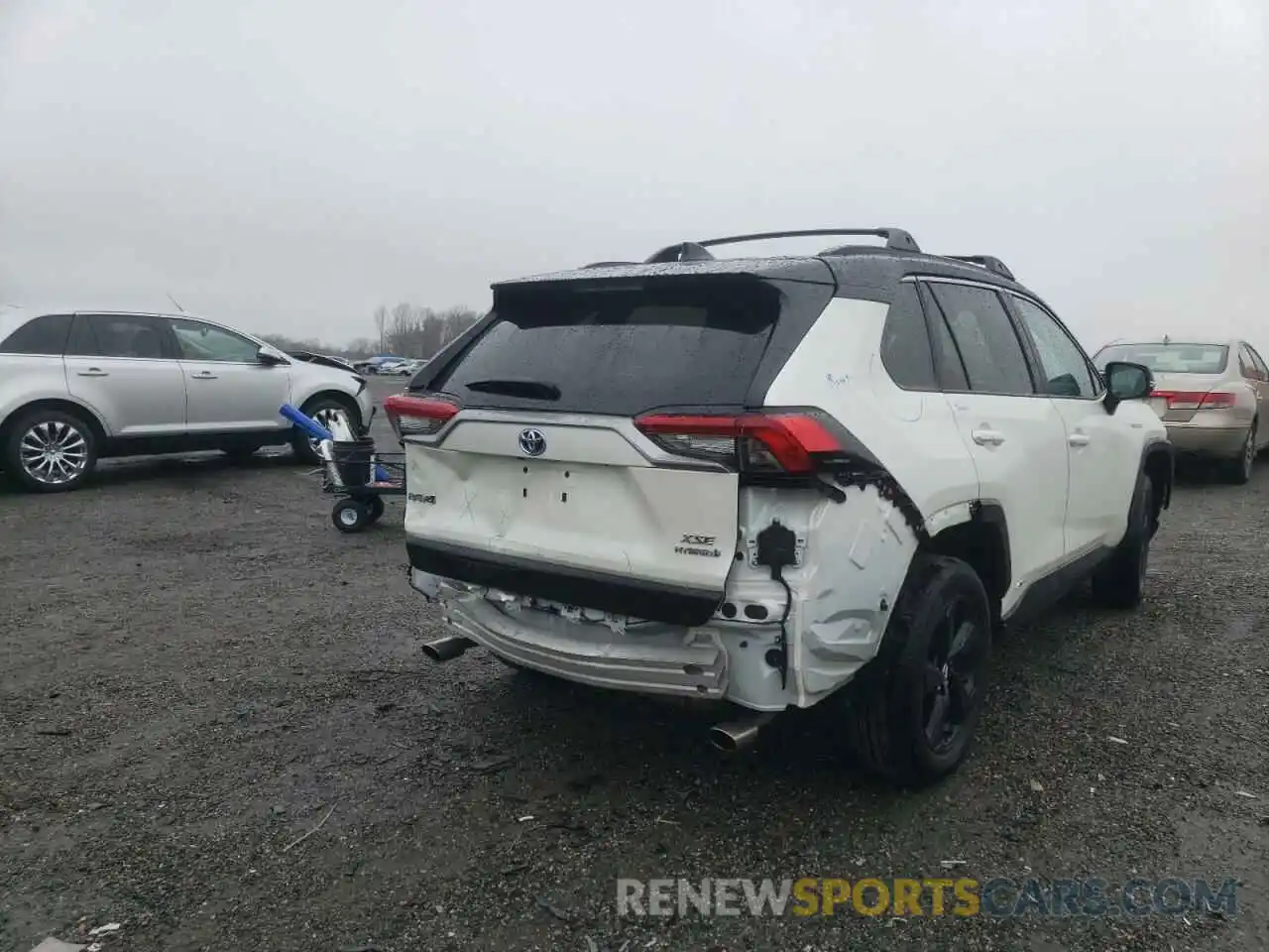 4 Фотография поврежденного автомобиля 2T3E6RFV7MW005628 TOYOTA RAV4 2021