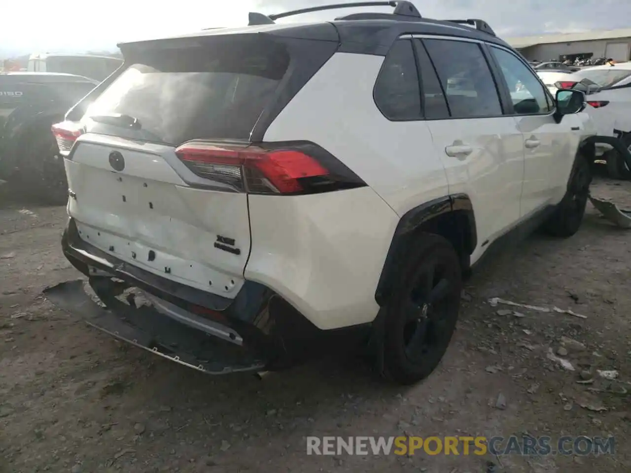 4 Photograph of a damaged car 2T3E6RFV7MW007153 TOYOTA RAV4 2021