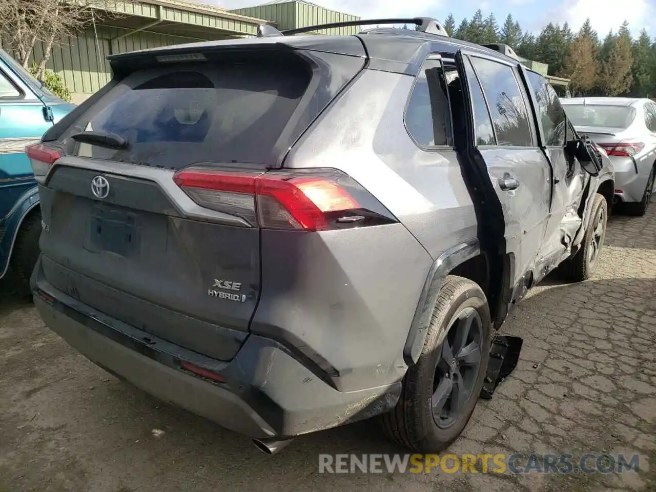 4 Photograph of a damaged car 2T3E6RFV7MW010750 TOYOTA RAV4 2021