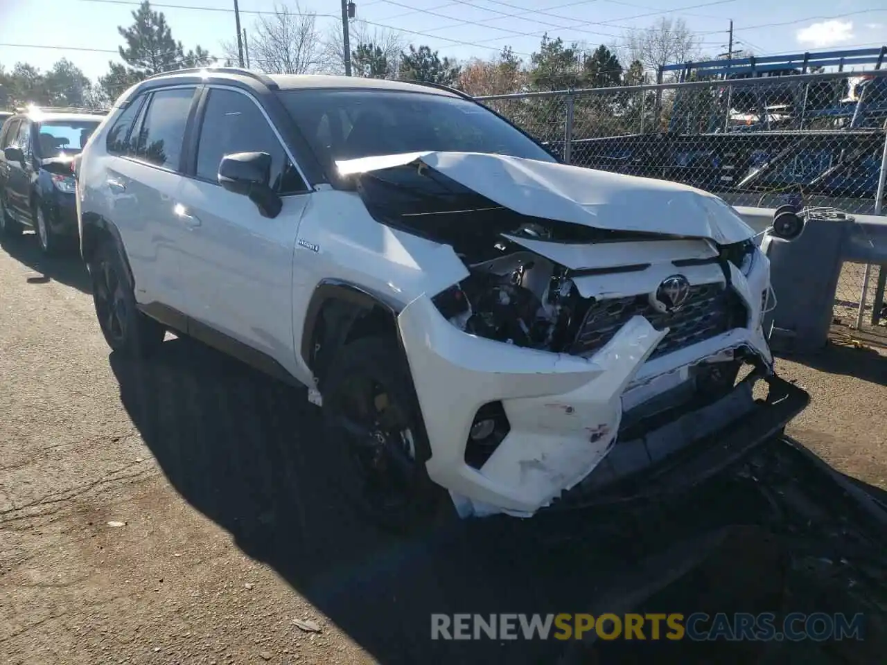 1 Photograph of a damaged car 2T3E6RFV7MW016886 TOYOTA RAV4 2021