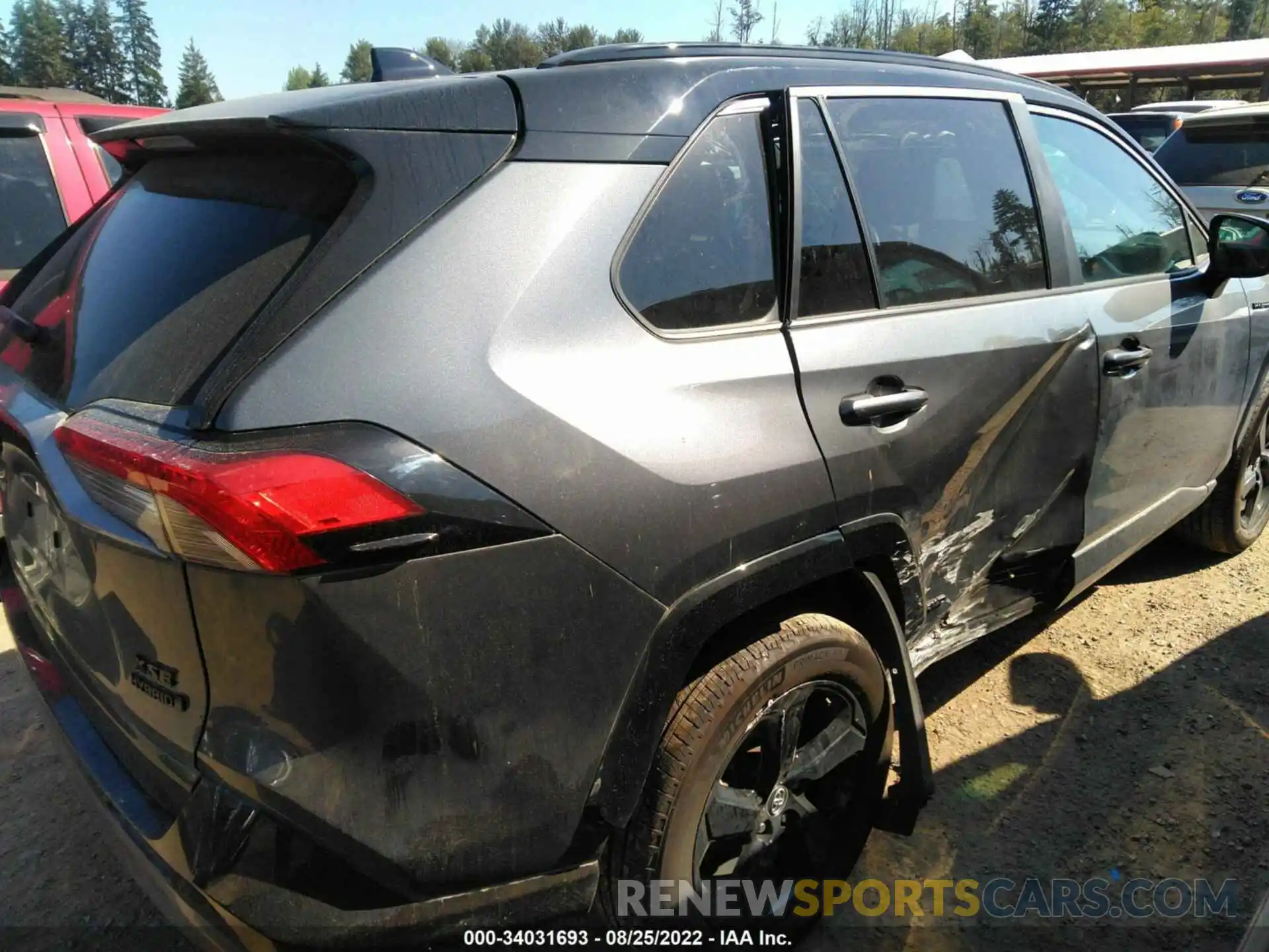 6 Photograph of a damaged car 2T3E6RFV8MW003614 TOYOTA RAV4 2021