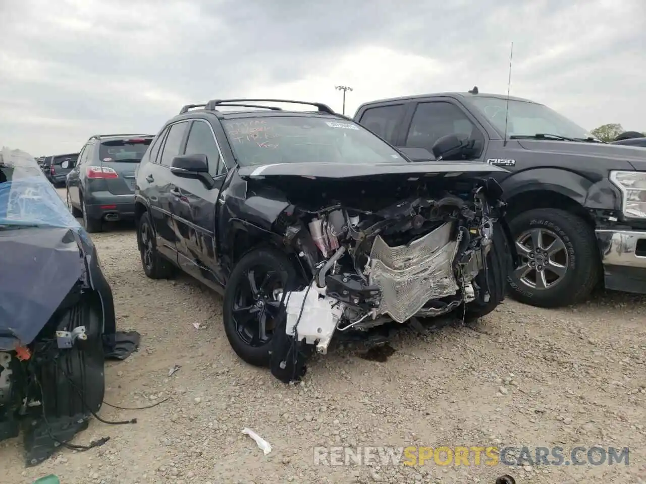 1 Photograph of a damaged car 2T3E6RFV8MW008277 TOYOTA RAV4 2021