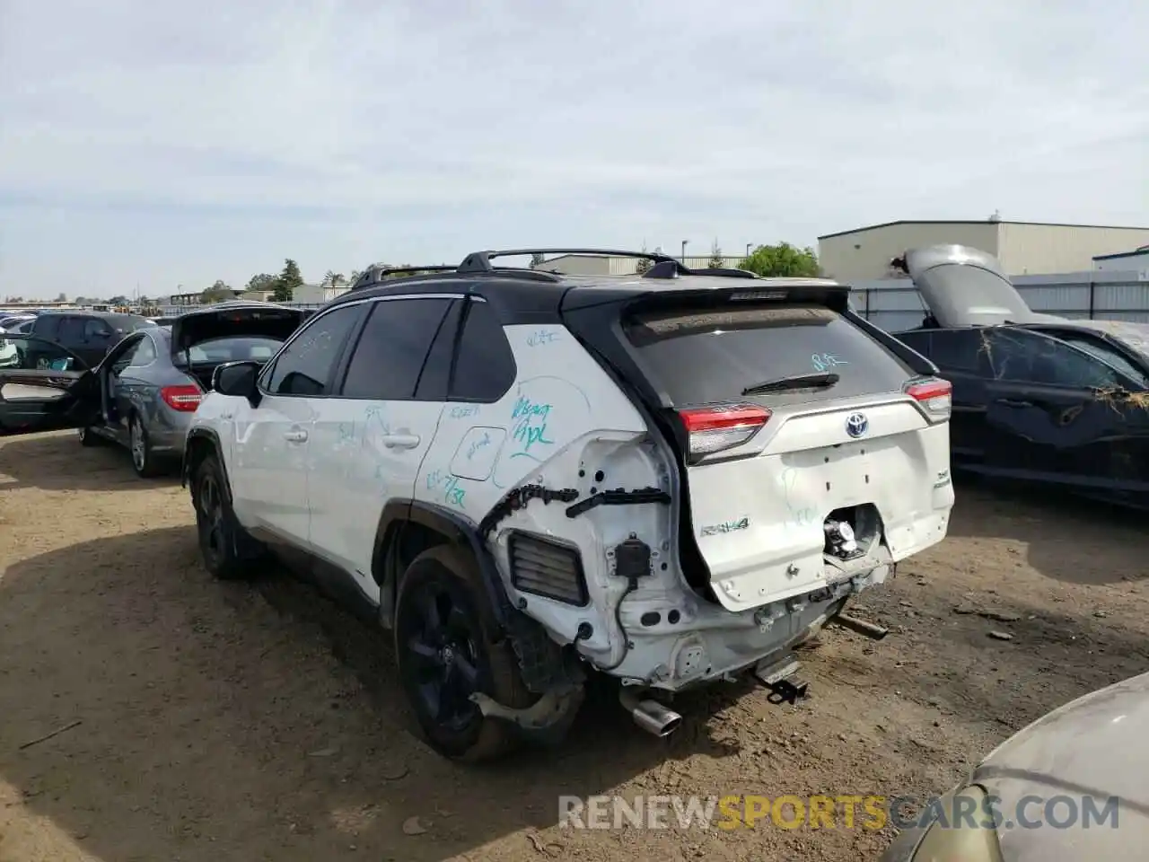 3 Фотография поврежденного автомобиля 2T3E6RFV8MW008974 TOYOTA RAV4 2021