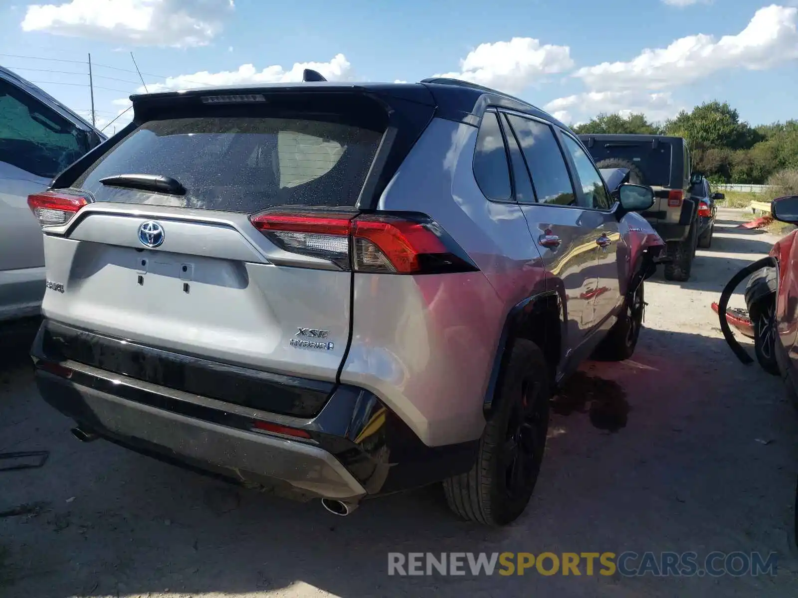 4 Photograph of a damaged car 2T3E6RFV8MW016377 TOYOTA RAV4 2021