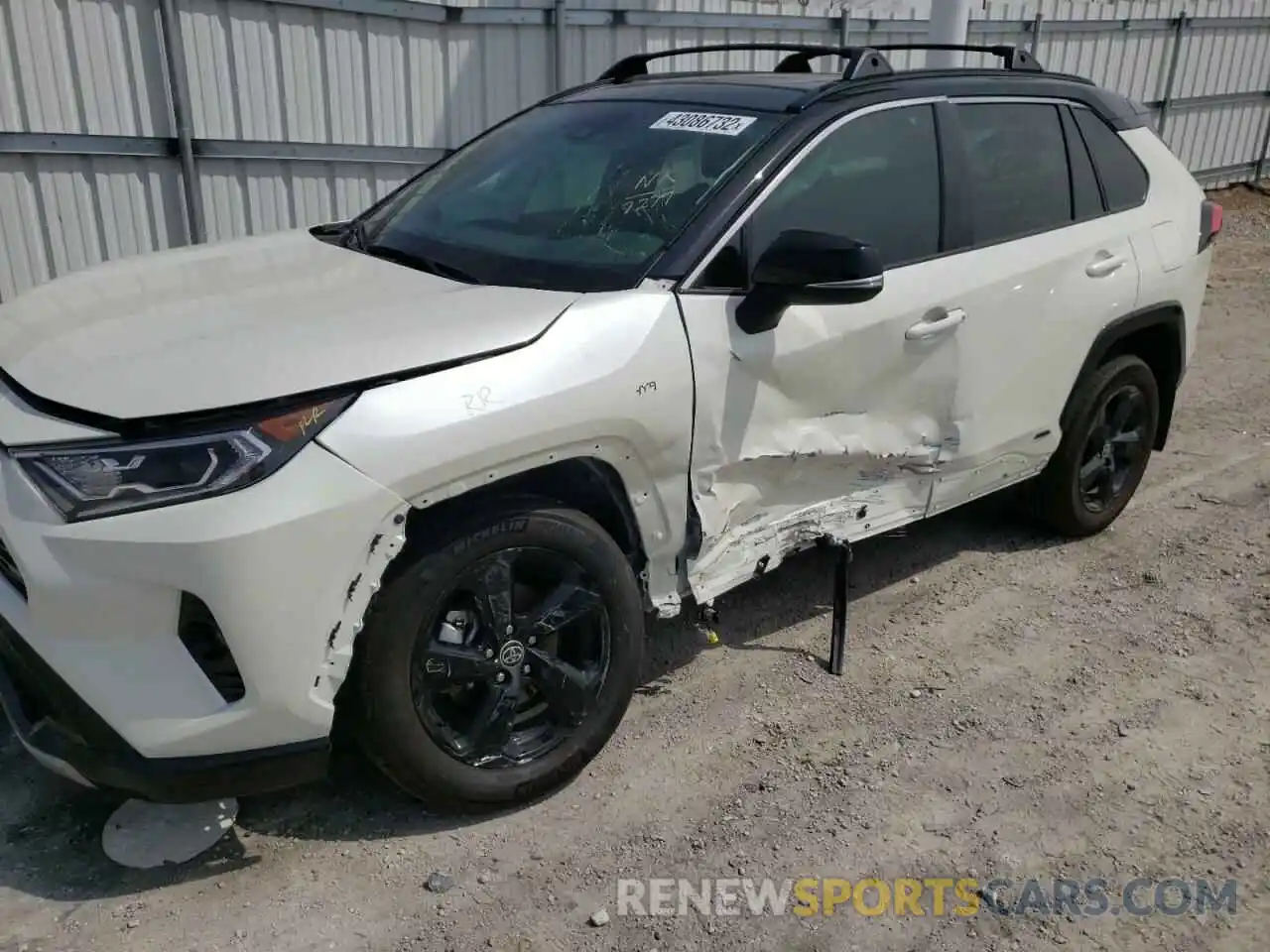 9 Photograph of a damaged car 2T3E6RFV8MW027279 TOYOTA RAV4 2021