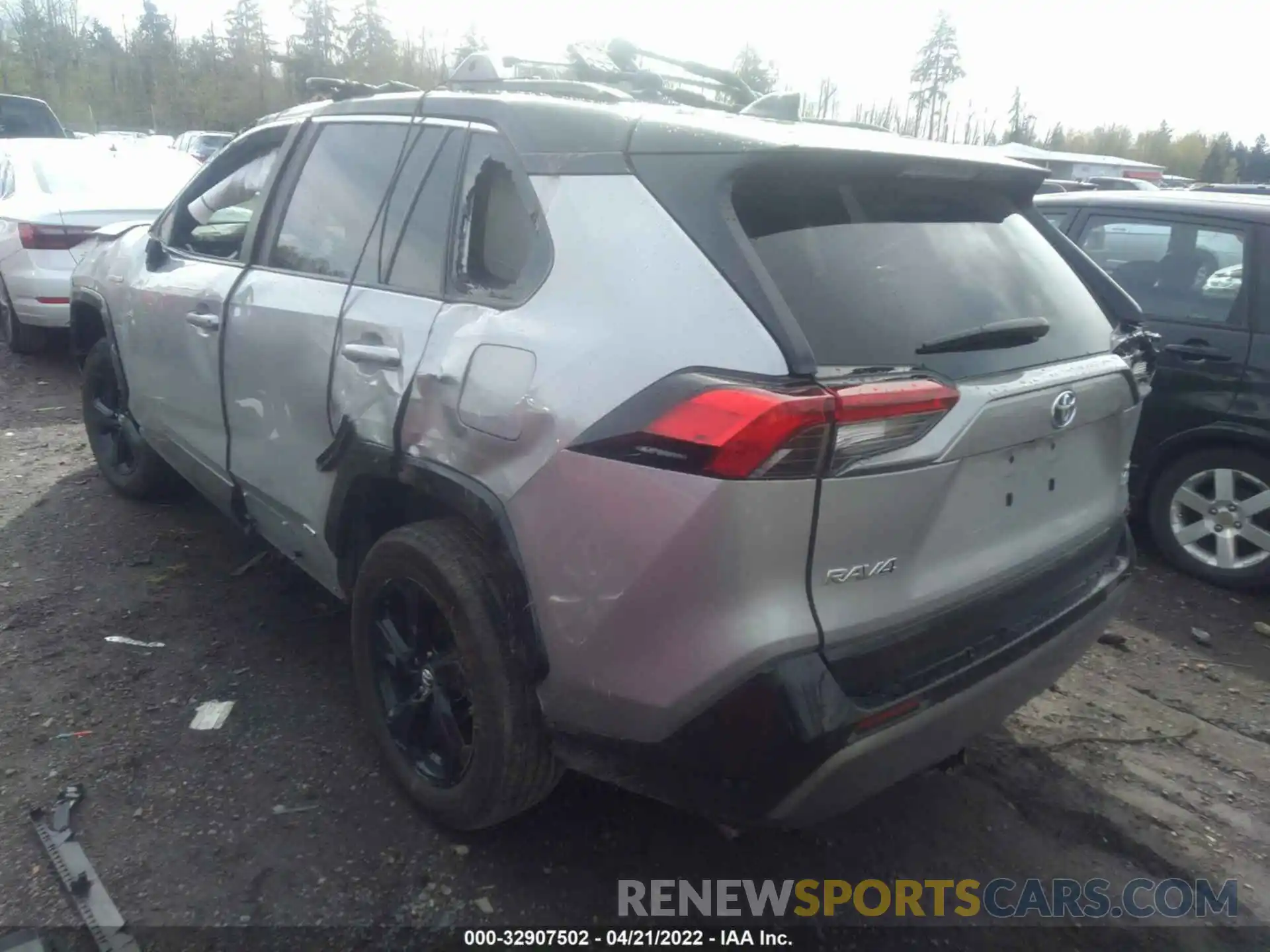 3 Photograph of a damaged car 2T3E6RFV9MW002469 TOYOTA RAV4 2021