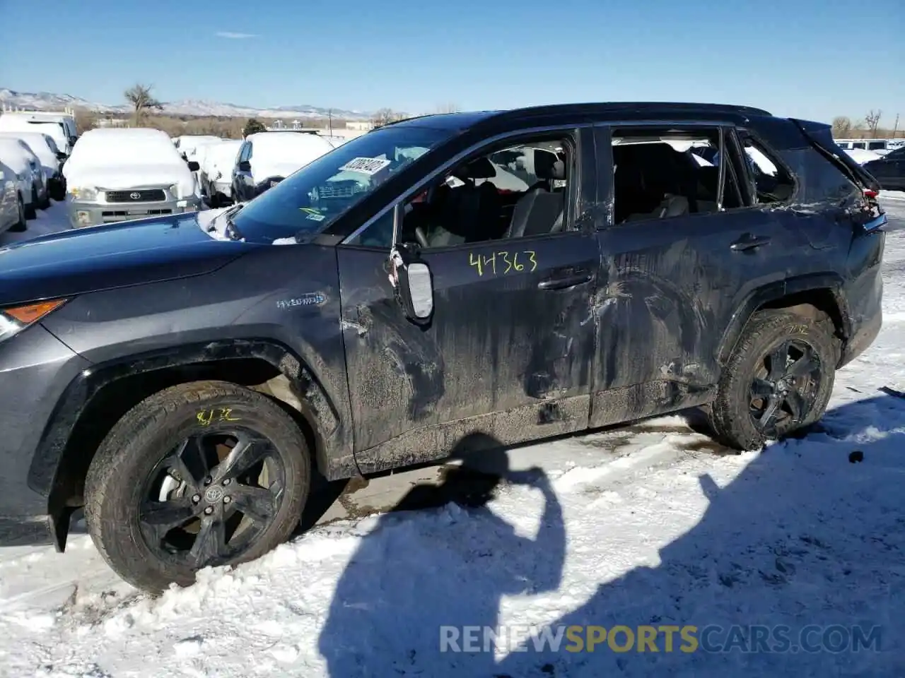 9 Photograph of a damaged car 2T3E6RFV9MW003363 TOYOTA RAV4 2021