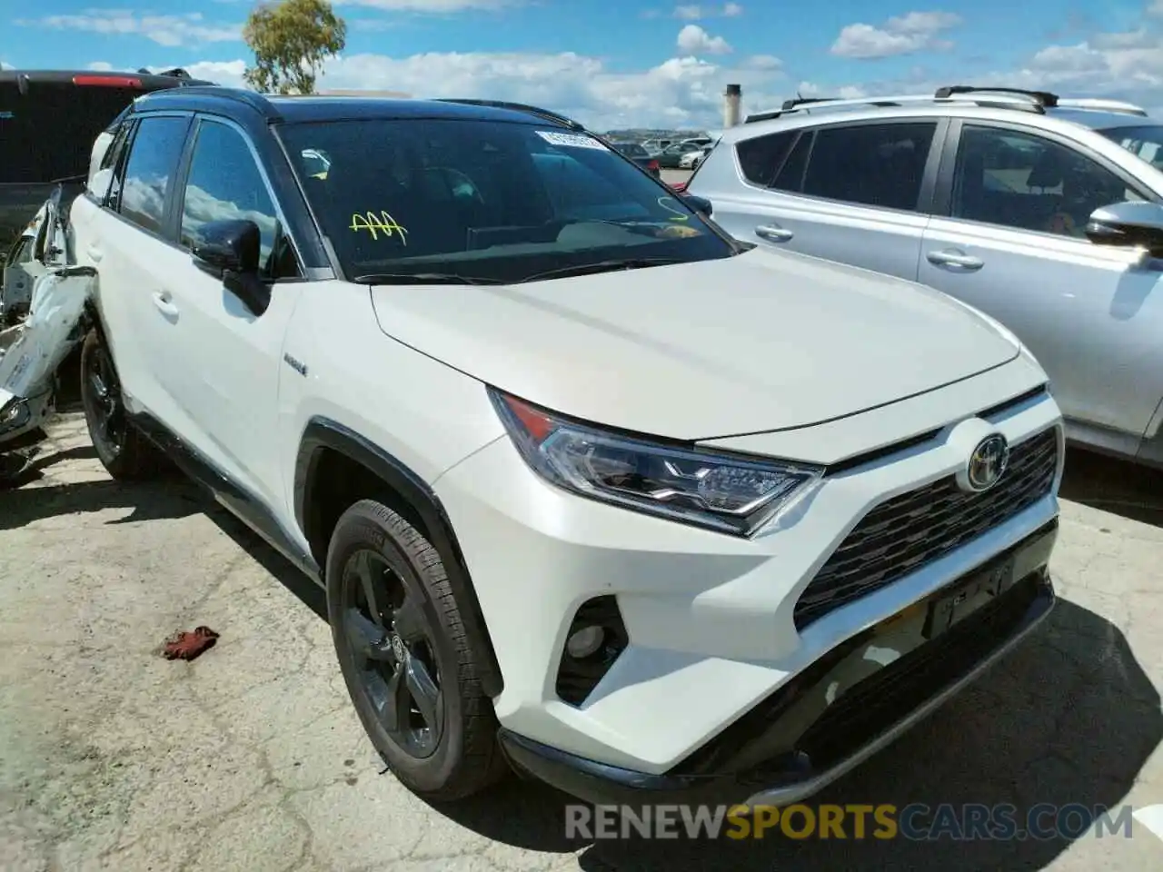 1 Photograph of a damaged car 2T3E6RFV9MW010992 TOYOTA RAV4 2021