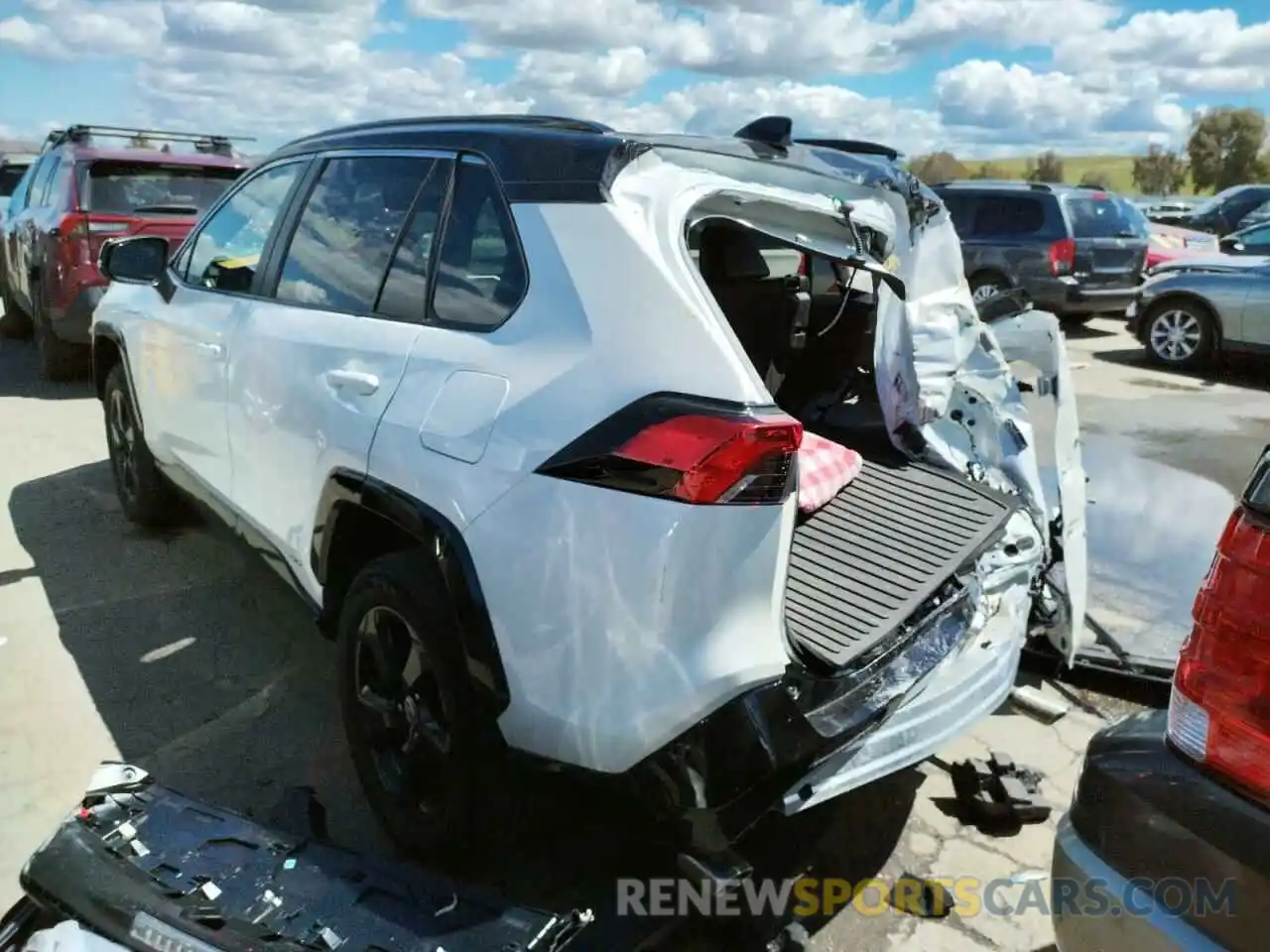 3 Photograph of a damaged car 2T3E6RFV9MW010992 TOYOTA RAV4 2021