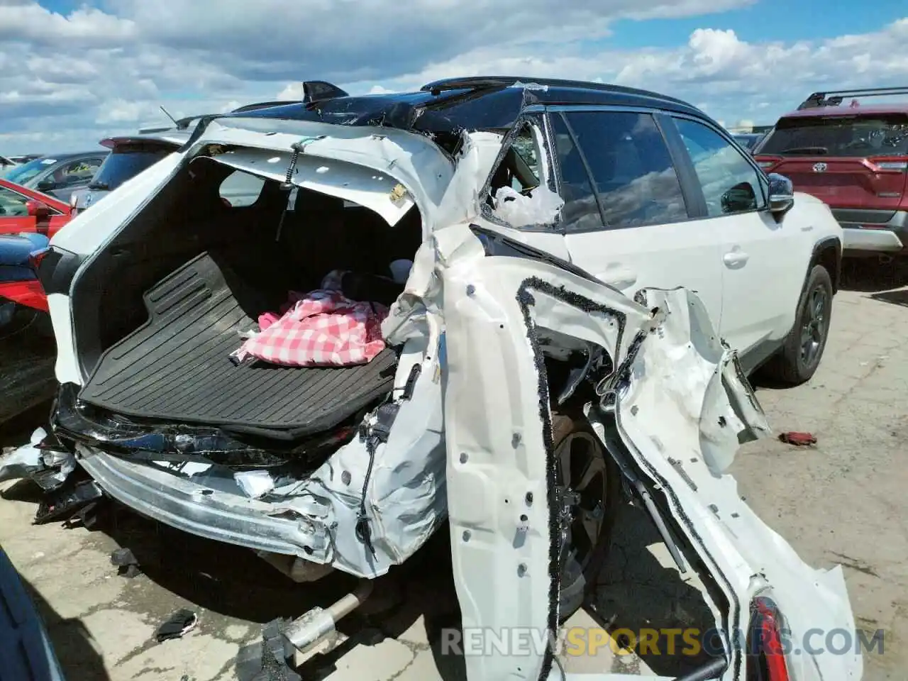 4 Photograph of a damaged car 2T3E6RFV9MW010992 TOYOTA RAV4 2021