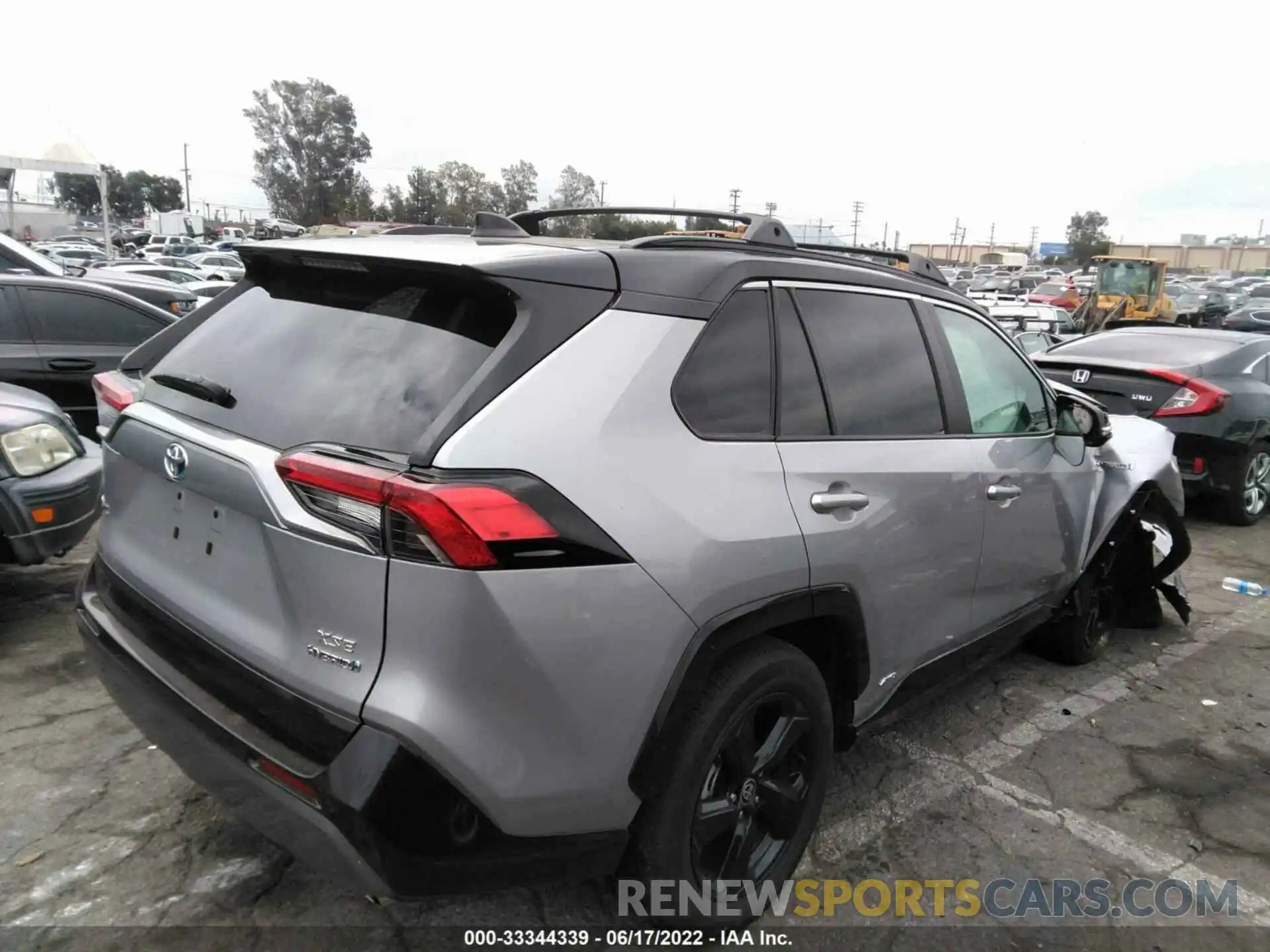 4 Photograph of a damaged car 2T3E6RFV9MW015464 TOYOTA RAV4 2021