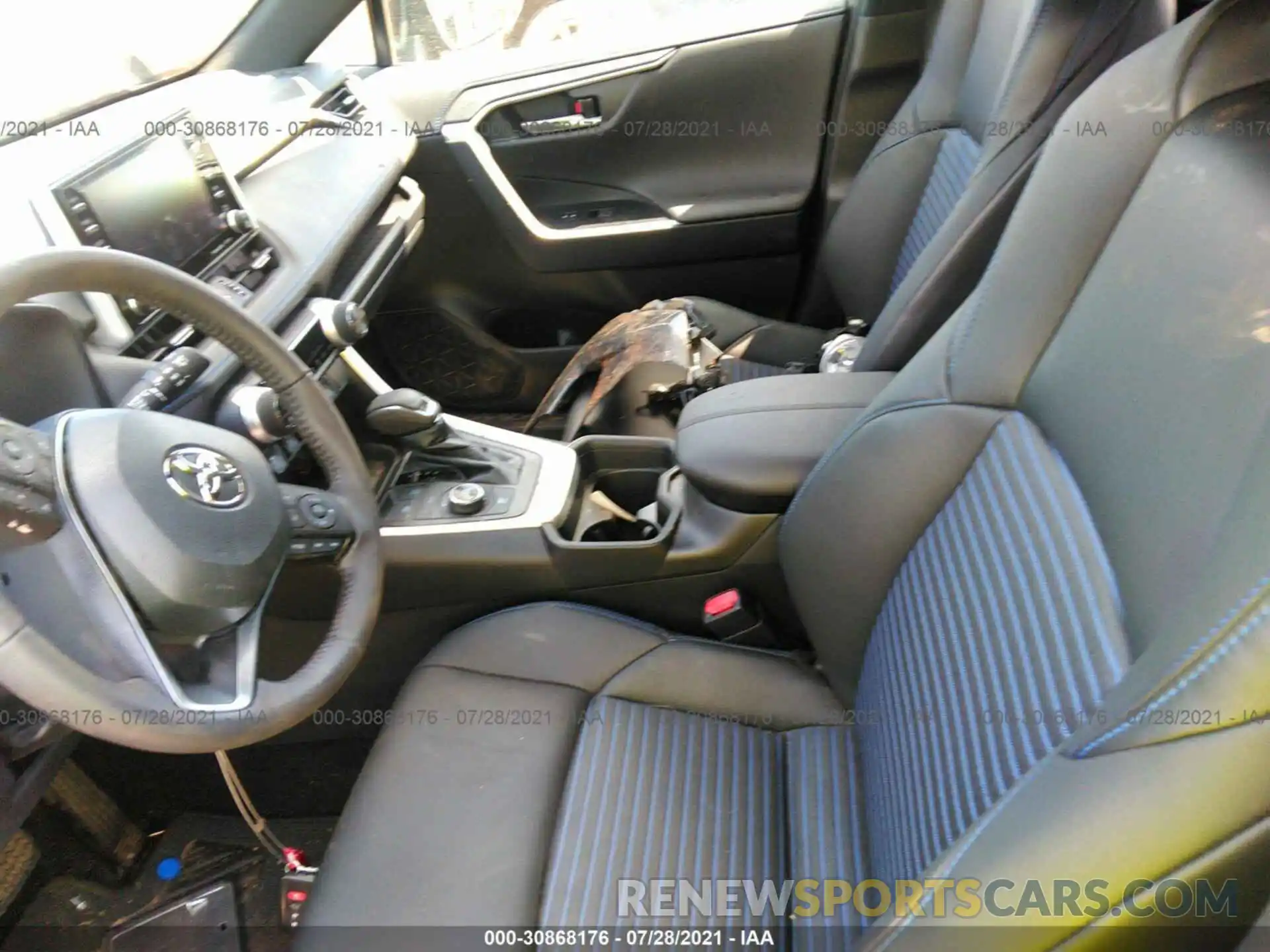 5 Photograph of a damaged car 2T3E6RFV9MW024987 TOYOTA RAV4 2021