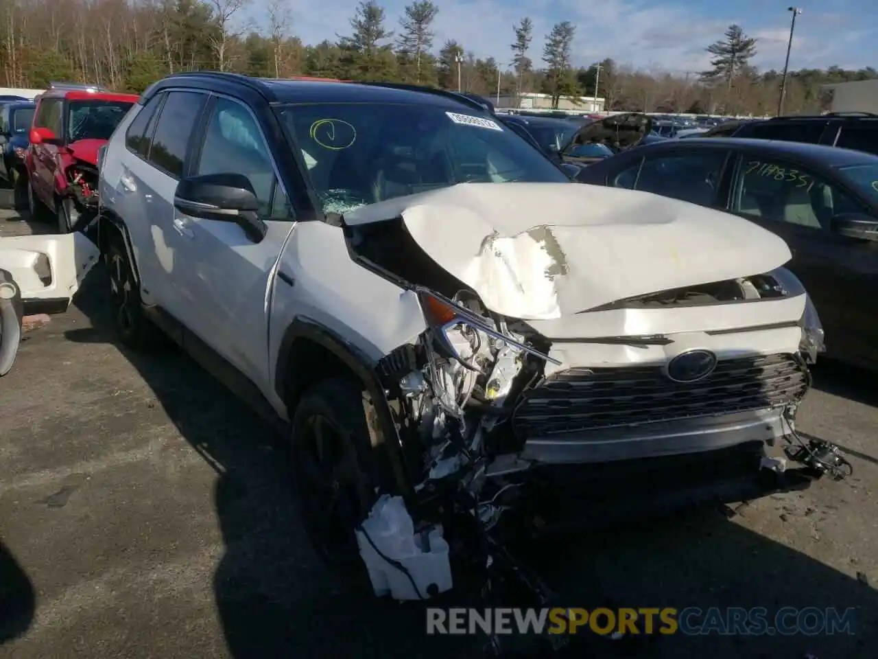 1 Photograph of a damaged car 2T3E6RFVXMW011360 TOYOTA RAV4 2021