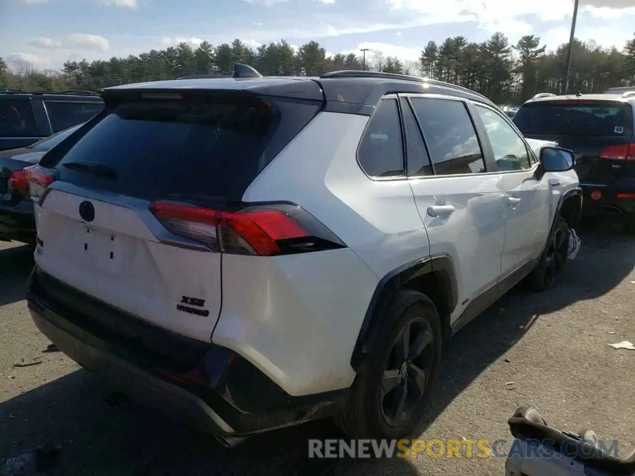 4 Photograph of a damaged car 2T3E6RFVXMW011360 TOYOTA RAV4 2021