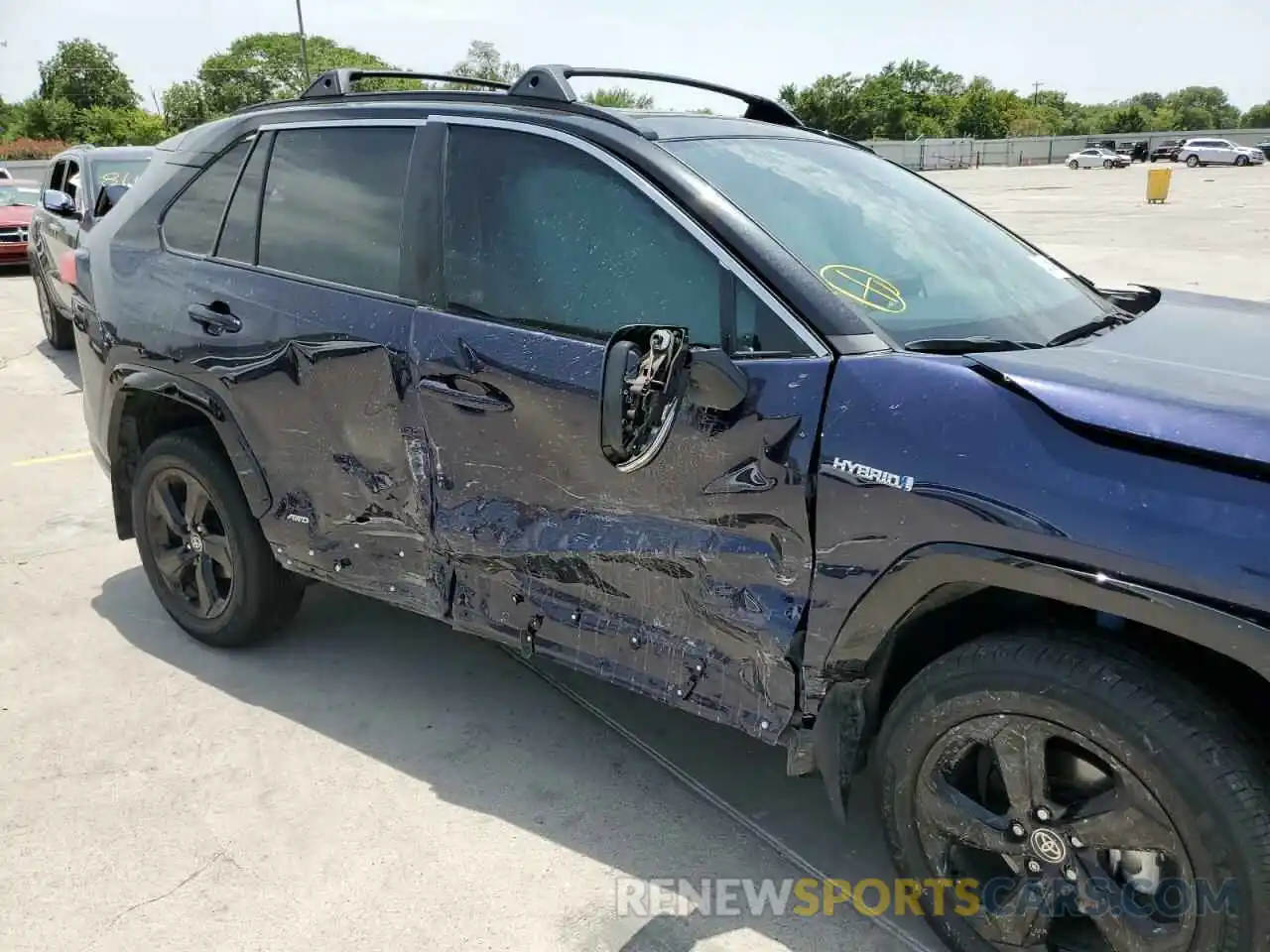 9 Photograph of a damaged car 2T3E6RFVXMW016042 TOYOTA RAV4 2021