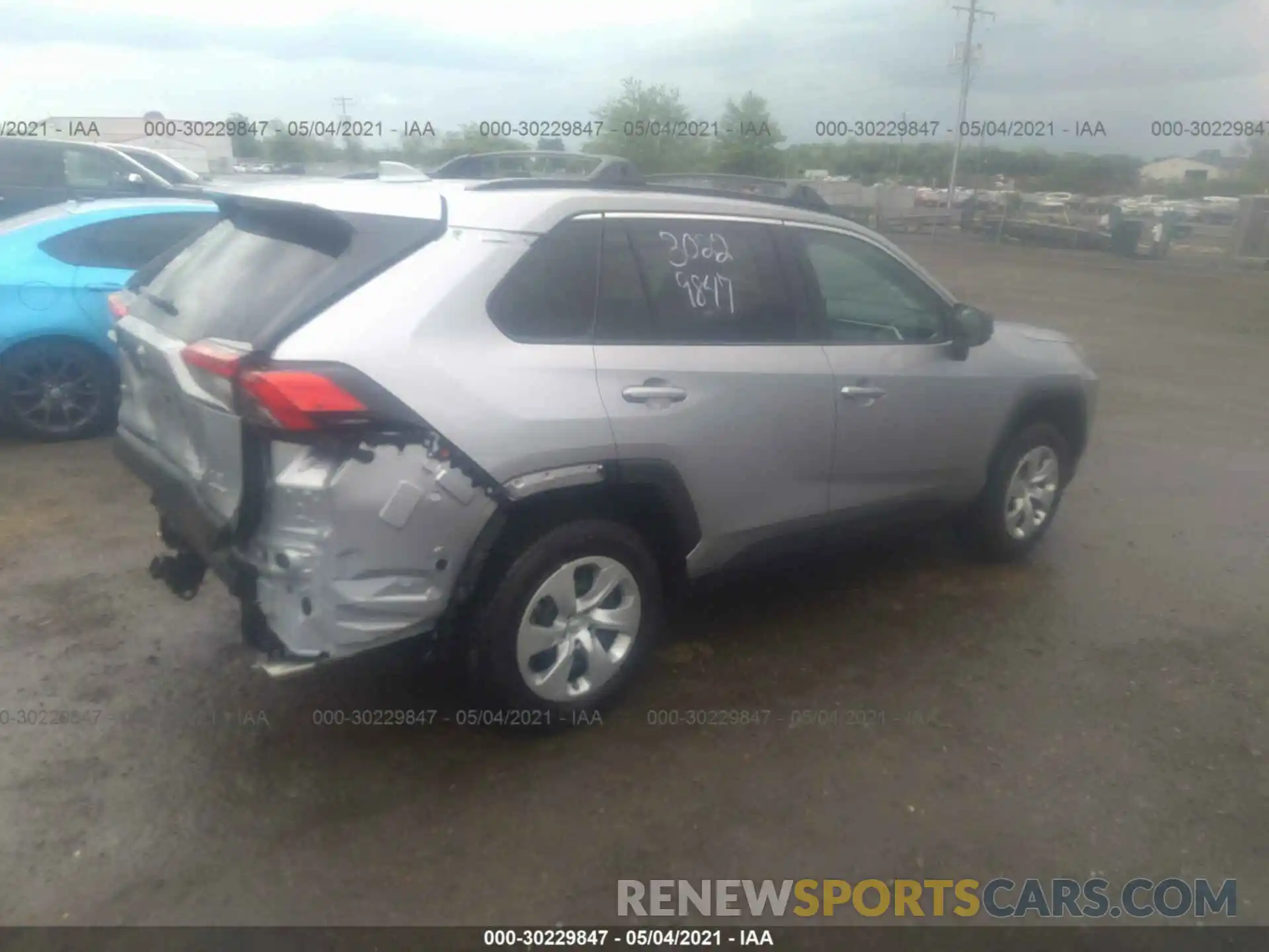 4 Photograph of a damaged car 2T3F1RFV0MC154421 TOYOTA RAV4 2021