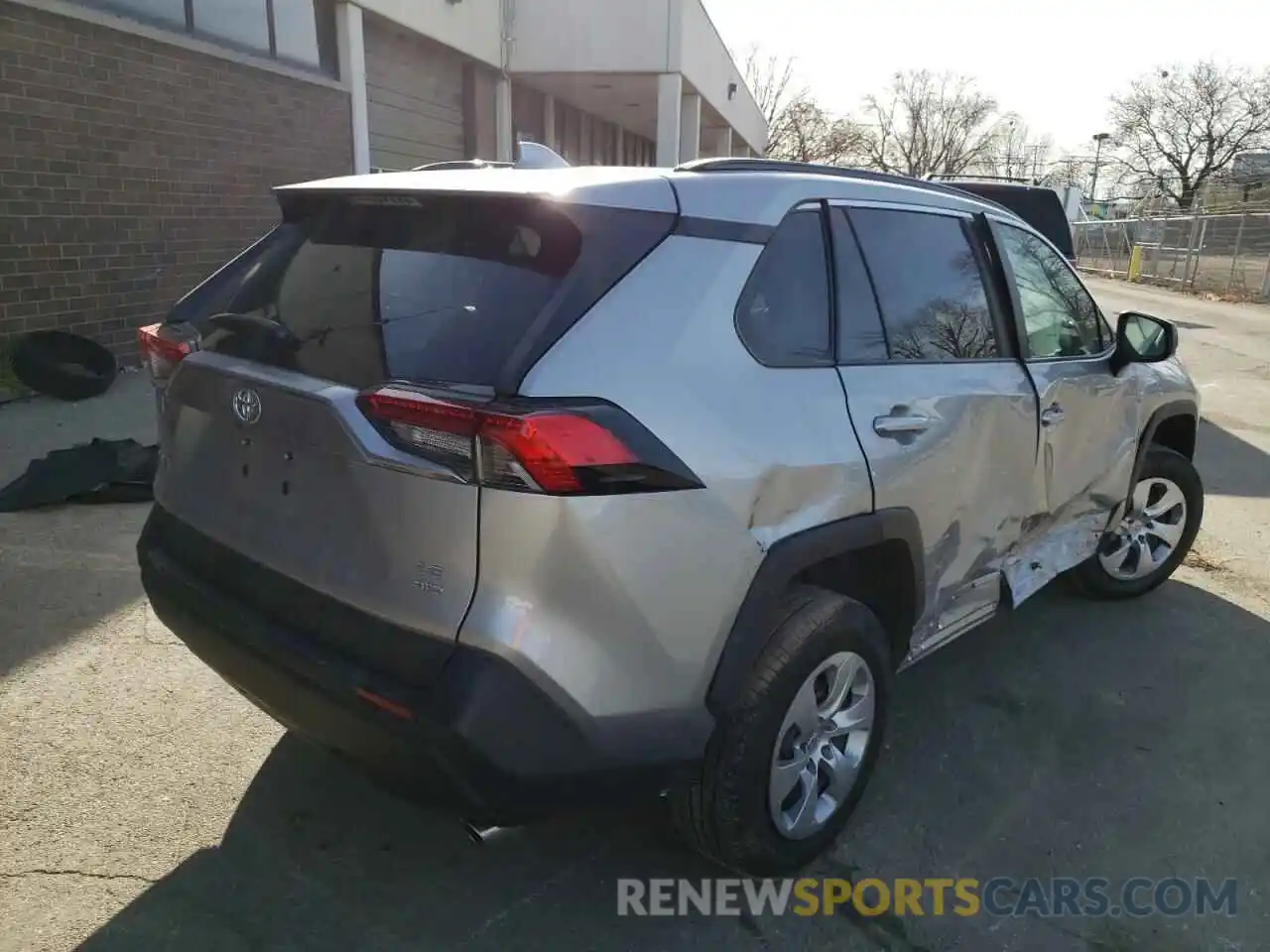 4 Photograph of a damaged car 2T3F1RFV0MC157402 TOYOTA RAV4 2021