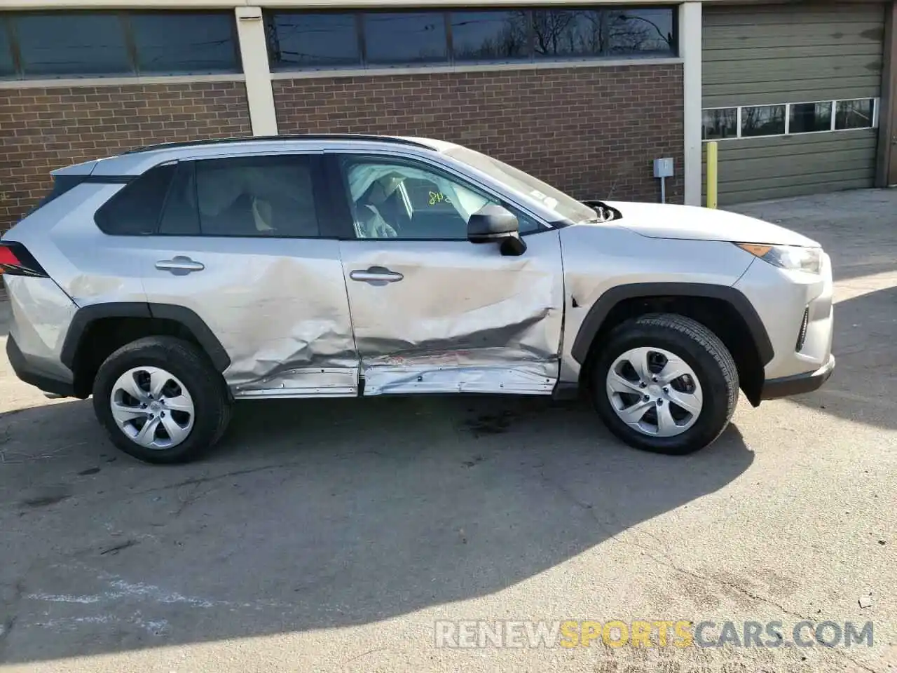 9 Photograph of a damaged car 2T3F1RFV0MC157402 TOYOTA RAV4 2021