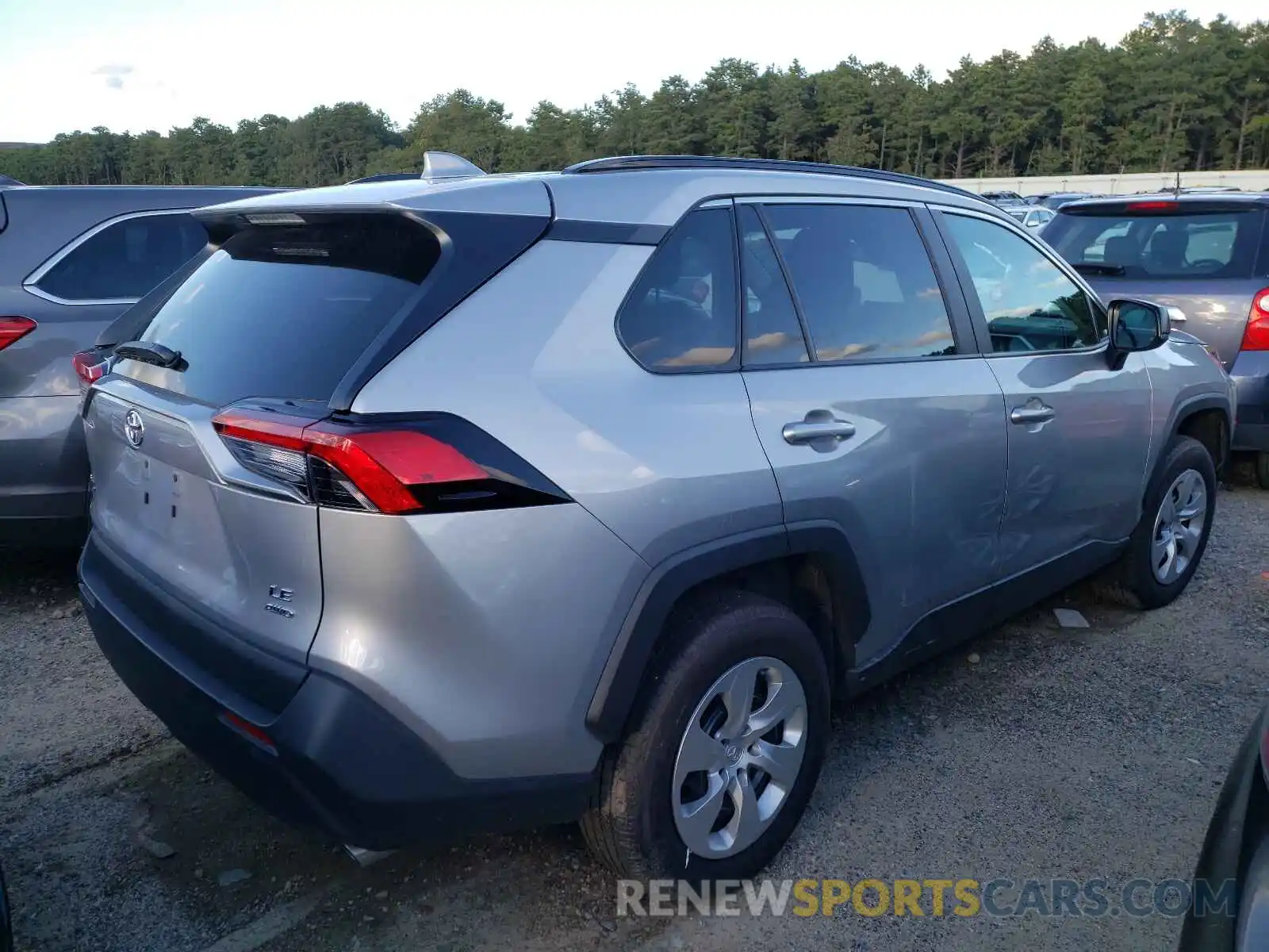 4 Photograph of a damaged car 2T3F1RFV0MC171932 TOYOTA RAV4 2021