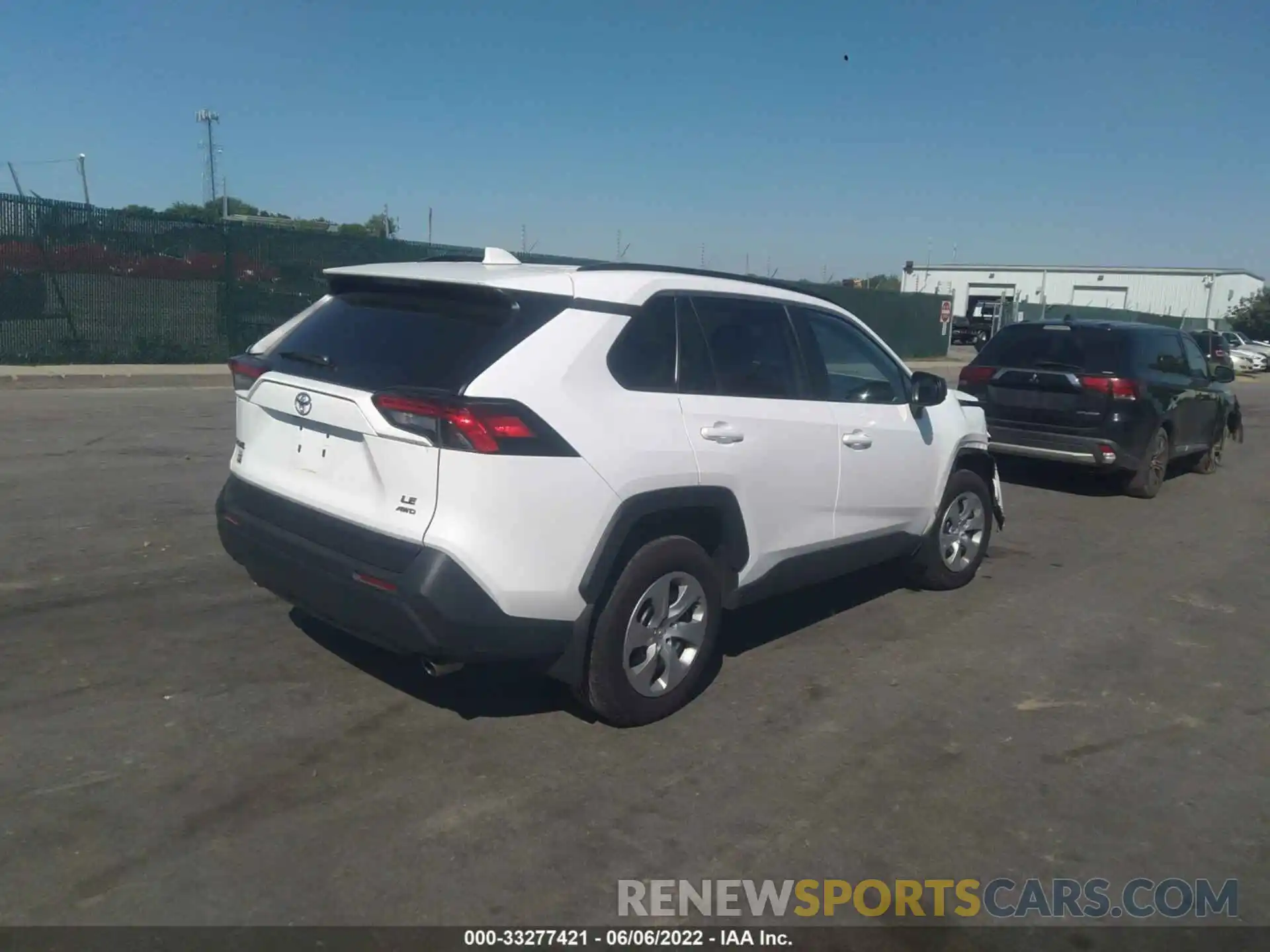 4 Photograph of a damaged car 2T3F1RFV0MC200149 TOYOTA RAV4 2021