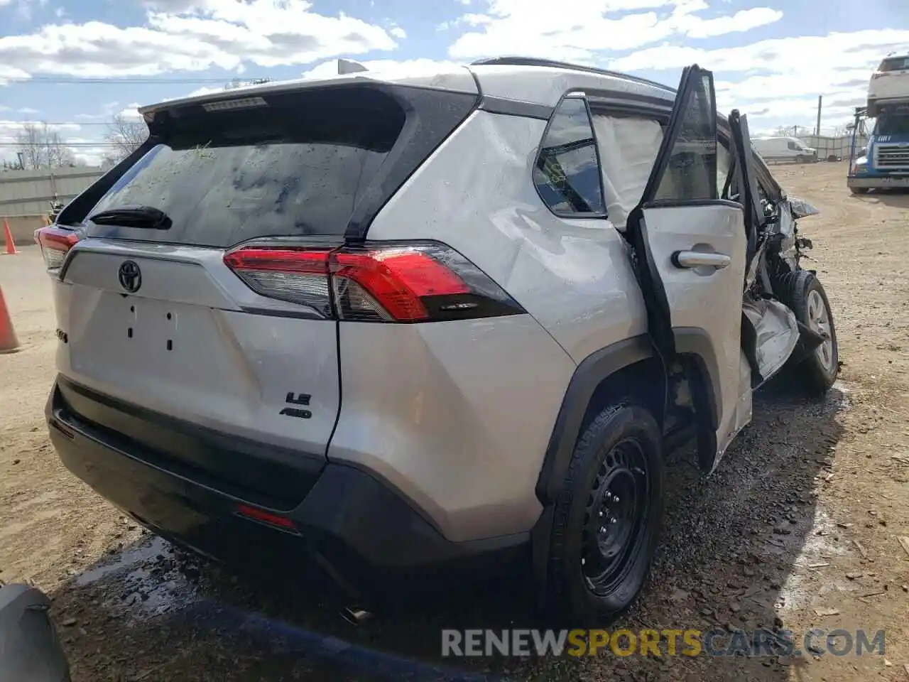 4 Photograph of a damaged car 2T3F1RFV0MC219204 TOYOTA RAV4 2021