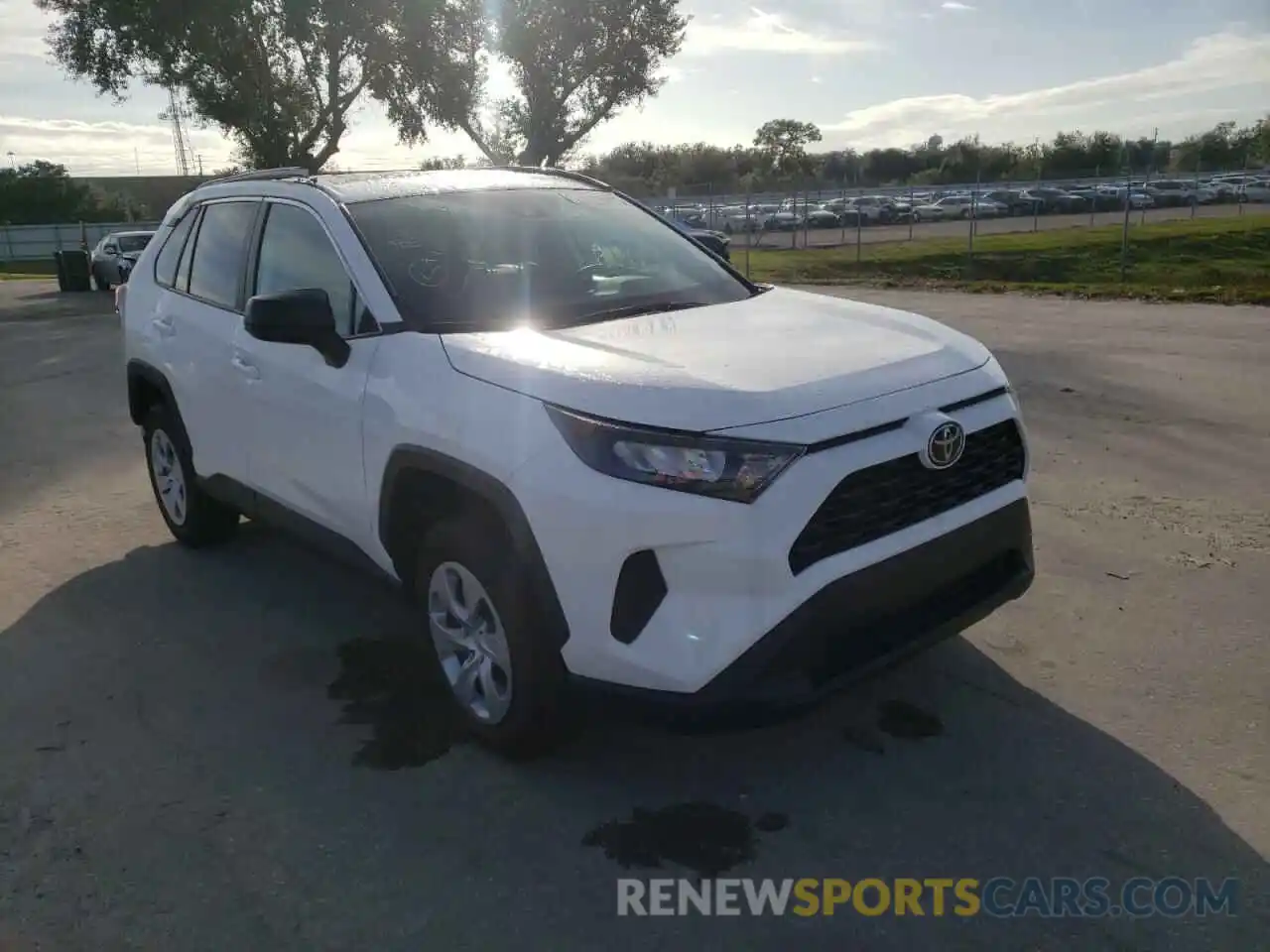 1 Photograph of a damaged car 2T3F1RFV0MC222393 TOYOTA RAV4 2021