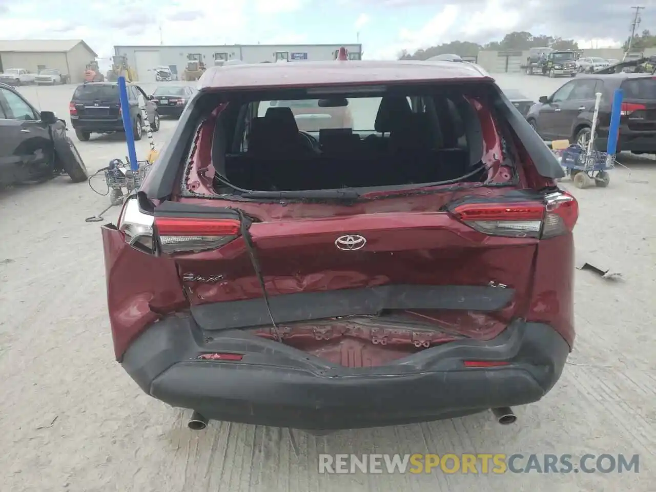 9 Photograph of a damaged car 2T3F1RFV0MW185585 TOYOTA RAV4 2021