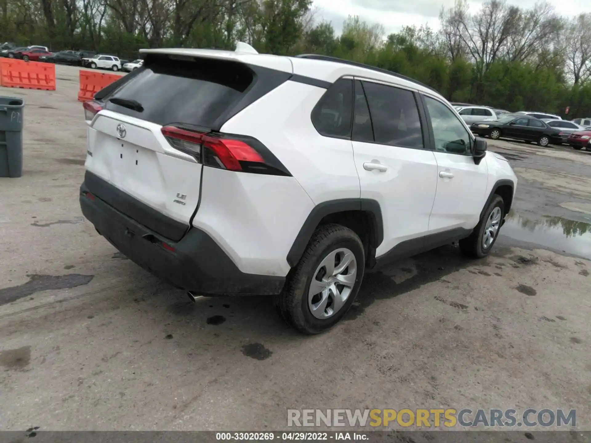 4 Photograph of a damaged car 2T3F1RFV0MW207648 TOYOTA RAV4 2021