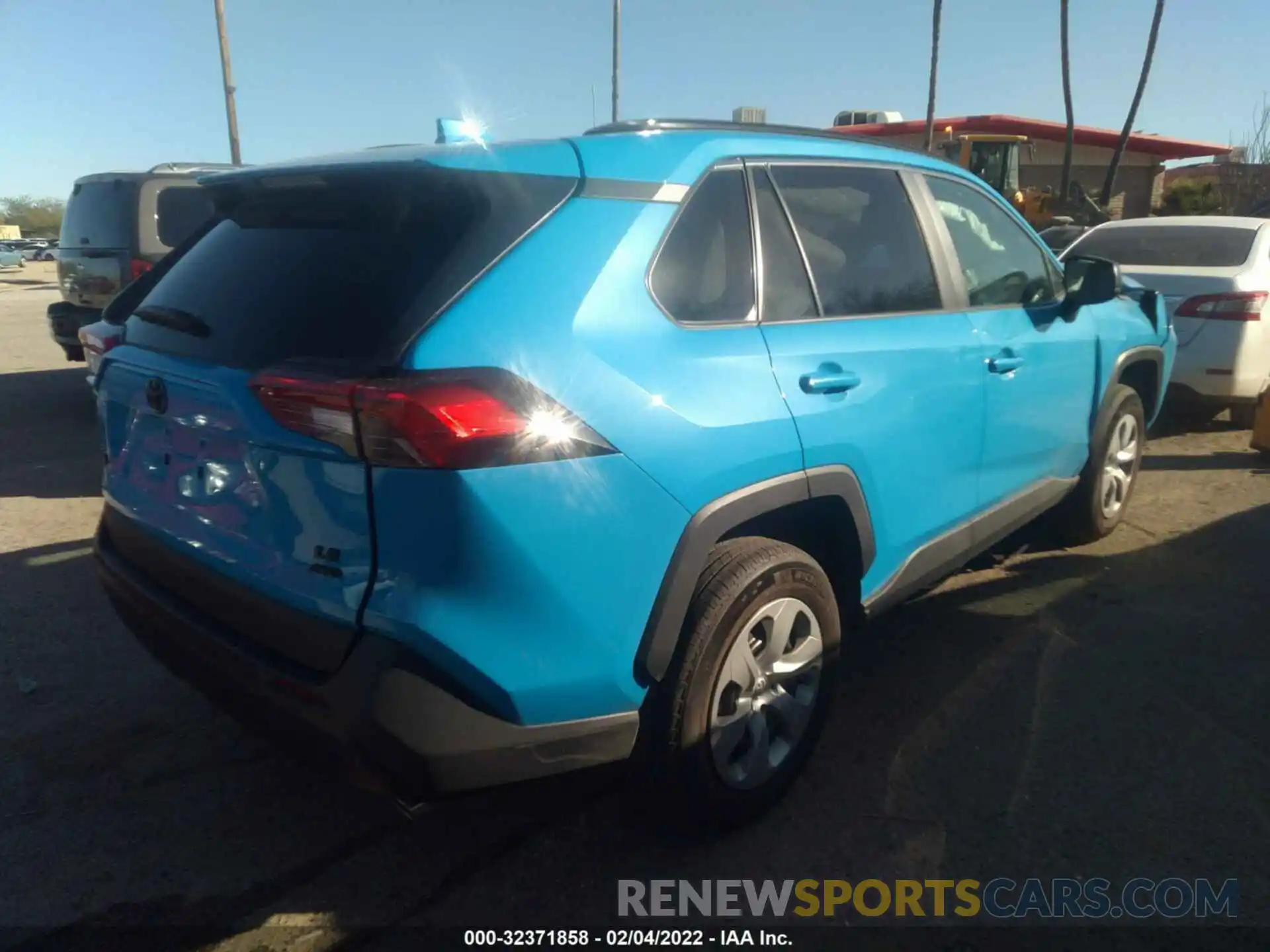 4 Photograph of a damaged car 2T3F1RFV0MW230203 TOYOTA RAV4 2021