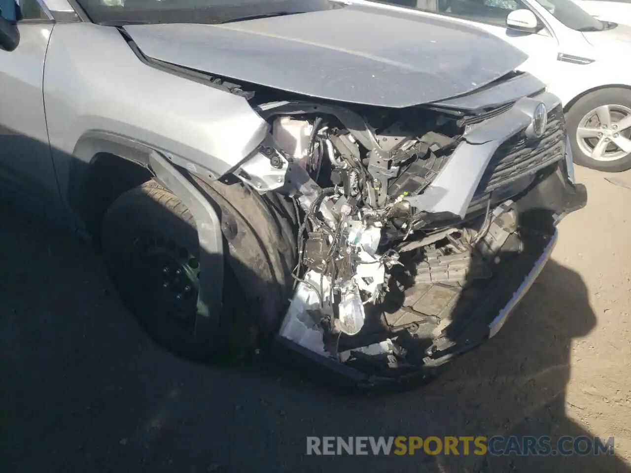 9 Photograph of a damaged car 2T3F1RFV1MW194201 TOYOTA RAV4 2021