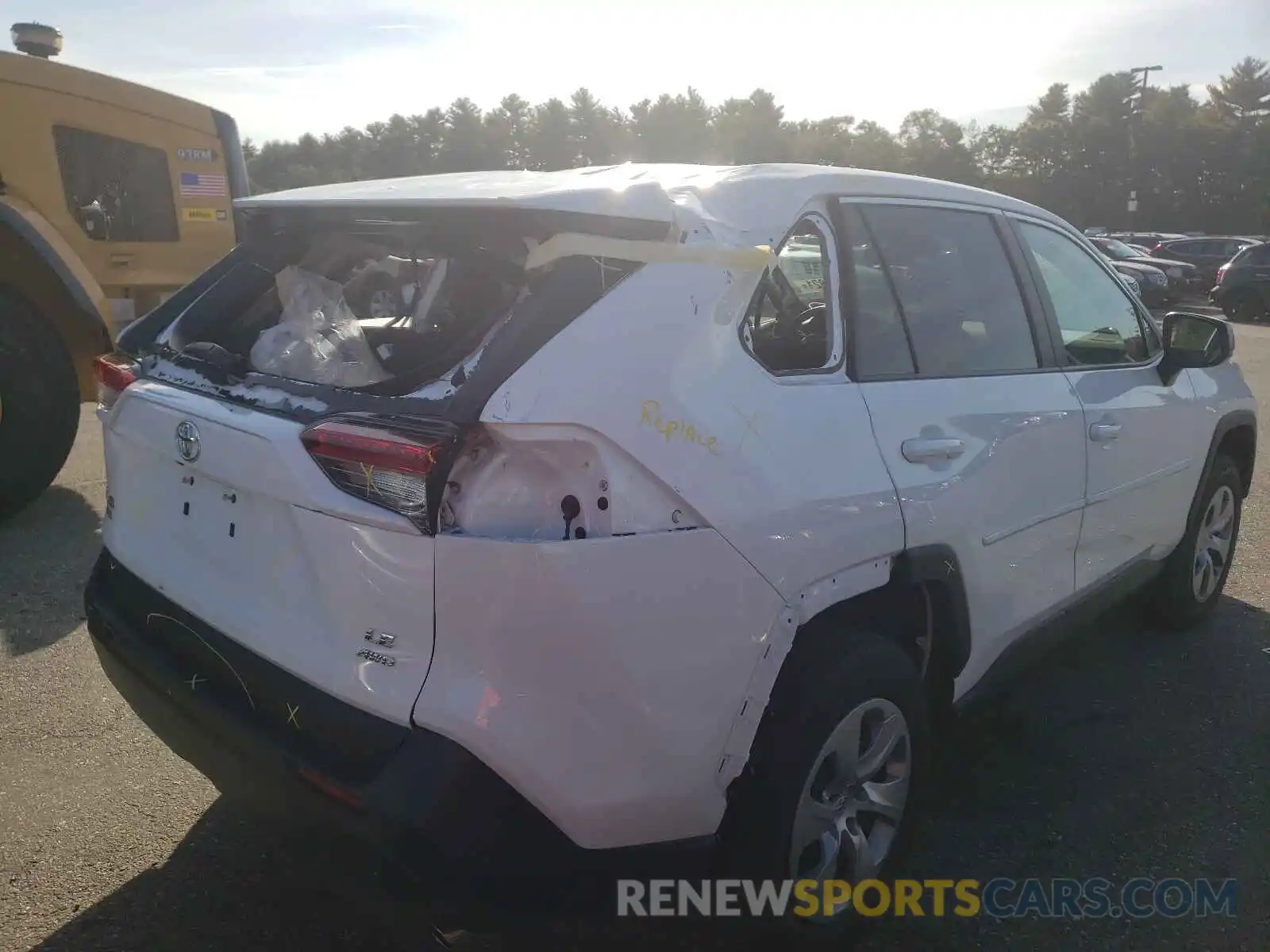 4 Photograph of a damaged car 2T3F1RFV1MW197373 TOYOTA RAV4 2021