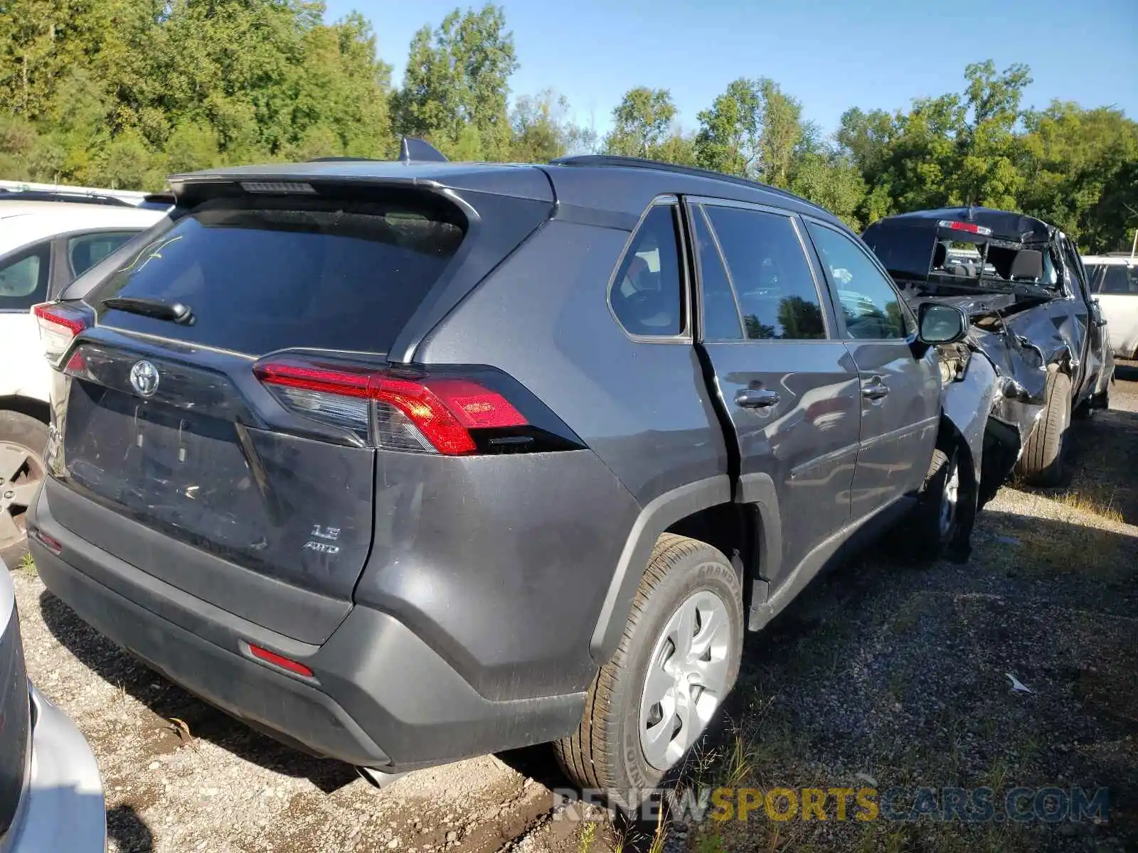 4 Photograph of a damaged car 2T3F1RFV2MW156041 TOYOTA RAV4 2021