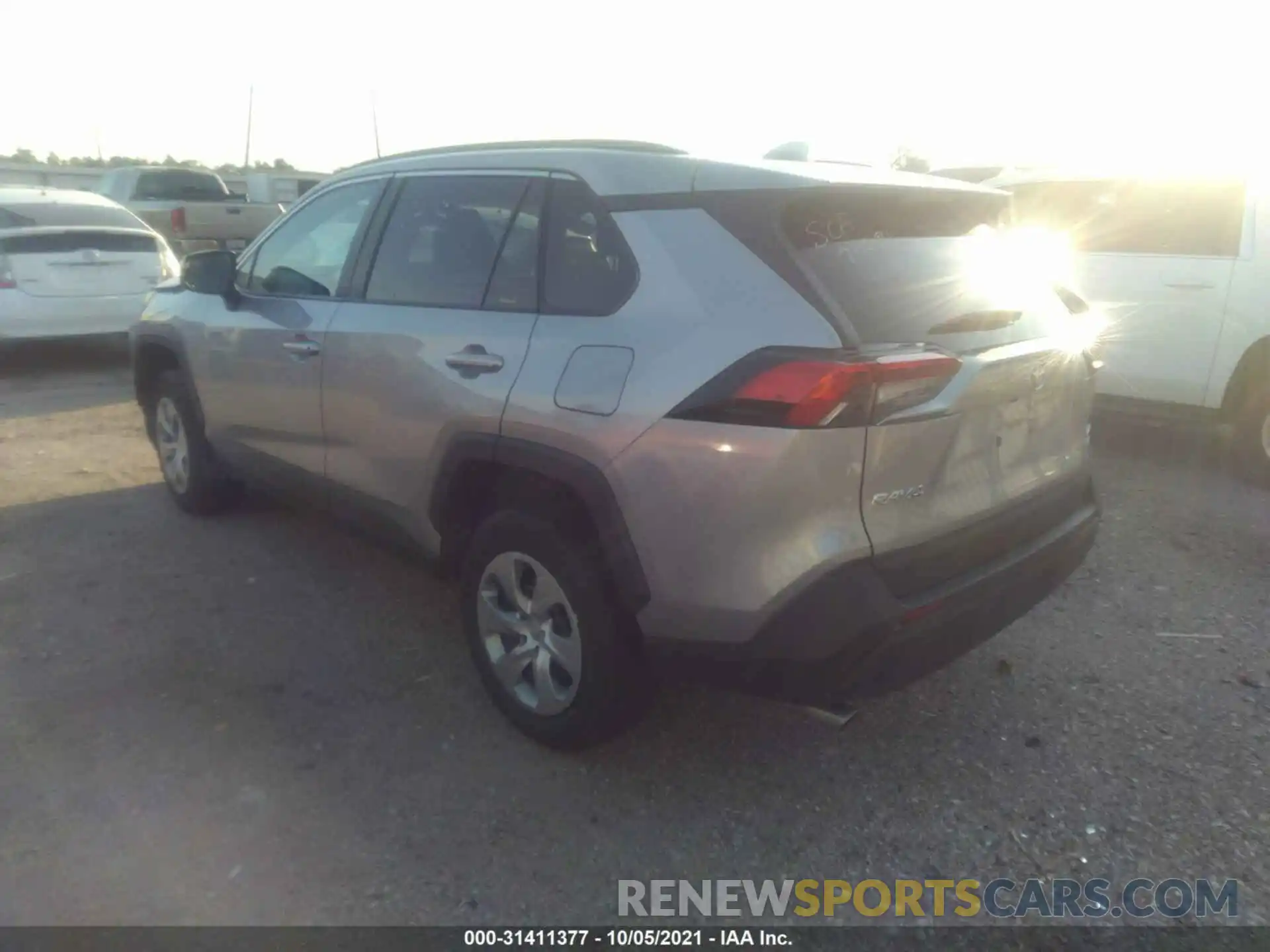 3 Photograph of a damaged car 2T3F1RFV2MW183725 TOYOTA RAV4 2021