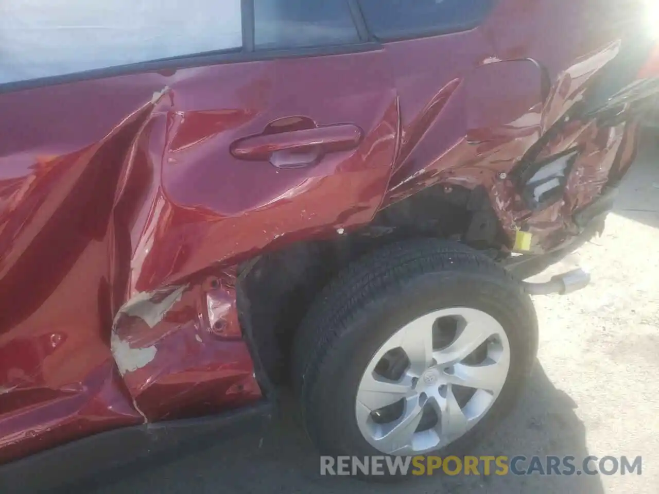 9 Photograph of a damaged car 2T3F1RFV3MW150068 TOYOTA RAV4 2021