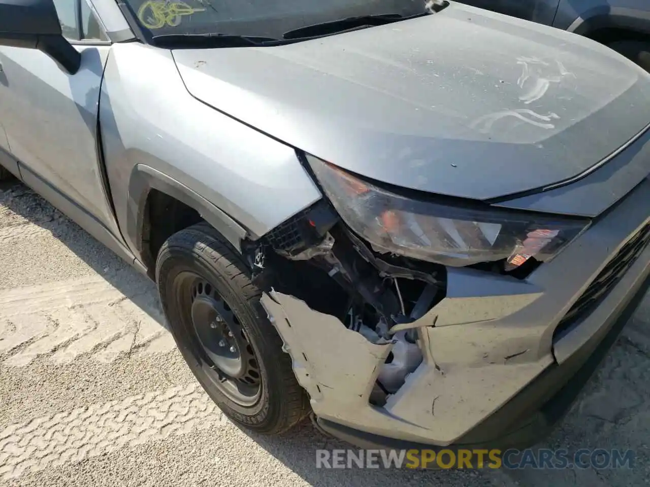 10 Photograph of a damaged car 2T3F1RFV3MW187055 TOYOTA RAV4 2021