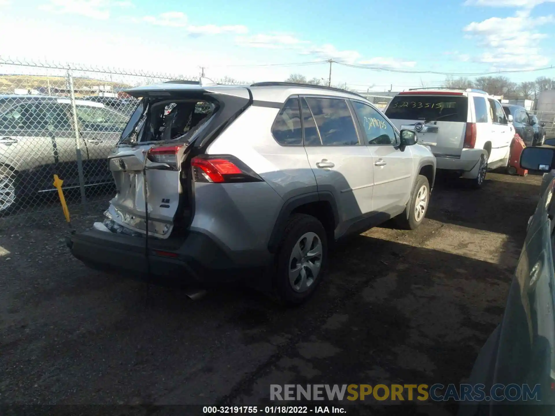 4 Photograph of a damaged car 2T3F1RFV4MC211591 TOYOTA RAV4 2021