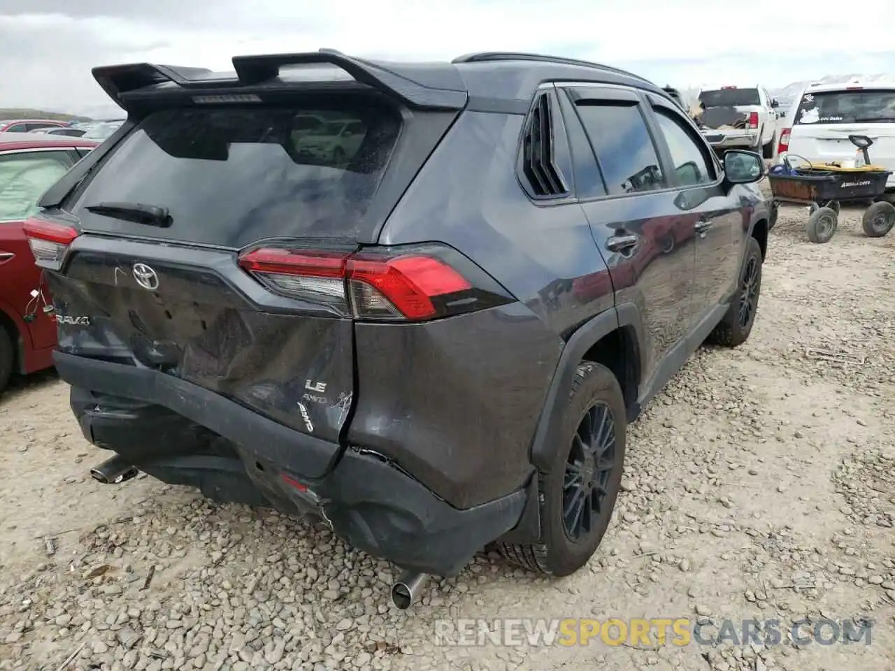 4 Photograph of a damaged car 2T3F1RFV4MC239052 TOYOTA RAV4 2021