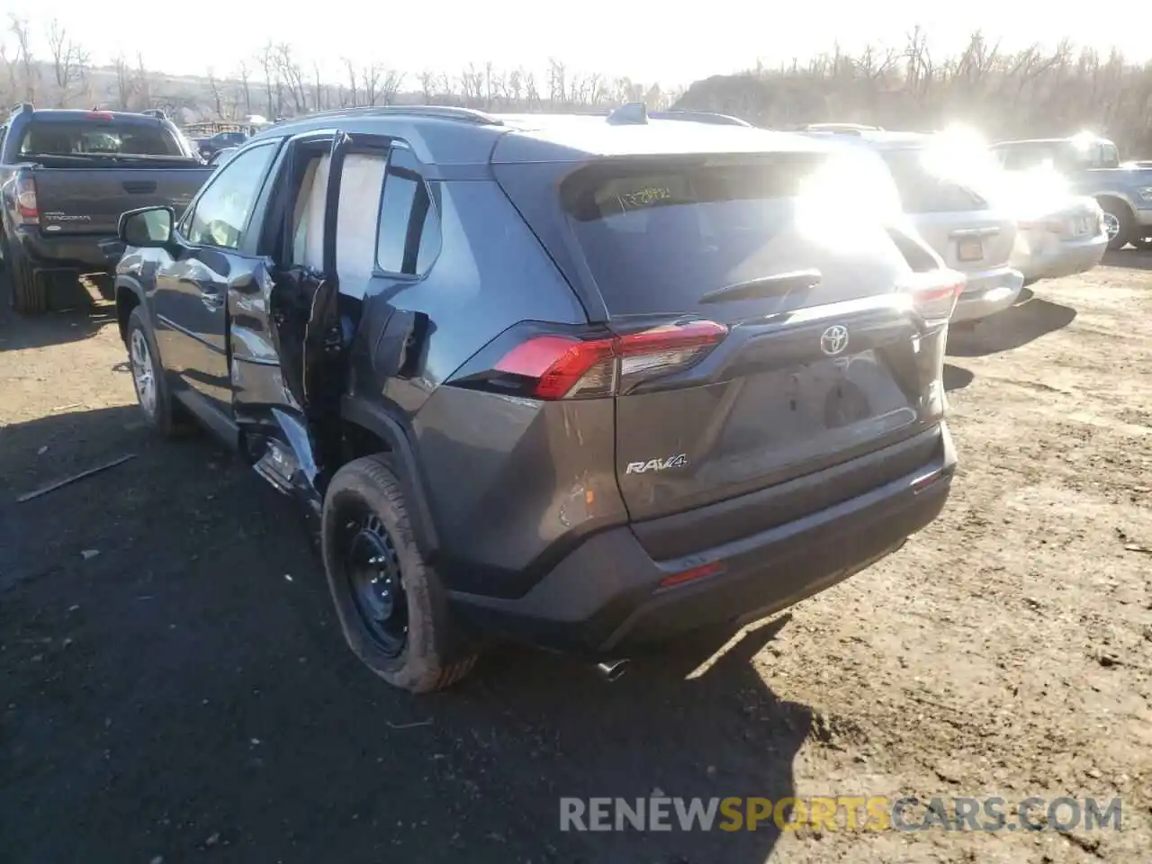 3 Фотография поврежденного автомобиля 2T3F1RFV4MC241531 TOYOTA RAV4 2021