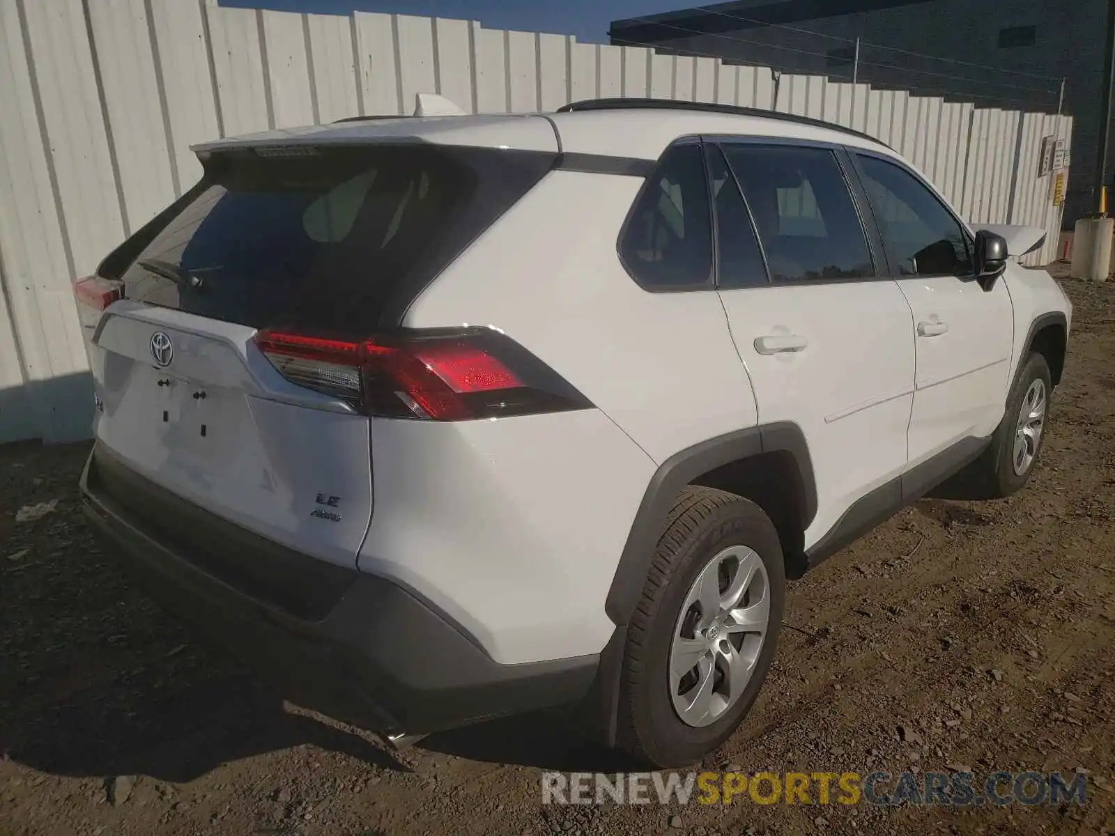 4 Photograph of a damaged car 2T3F1RFV4MW141024 TOYOTA RAV4 2021