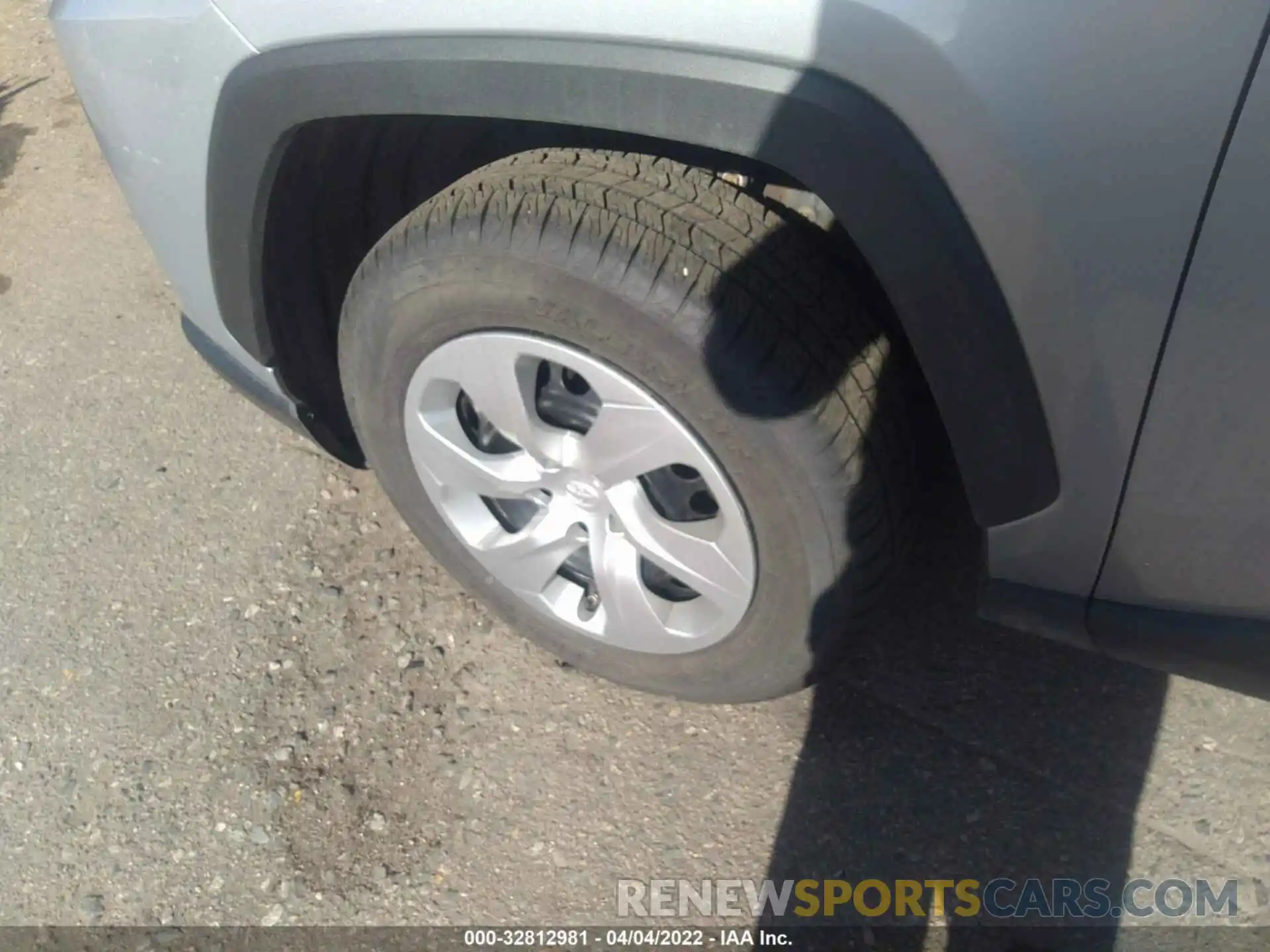 13 Photograph of a damaged car 2T3F1RFV4MW173651 TOYOTA RAV4 2021