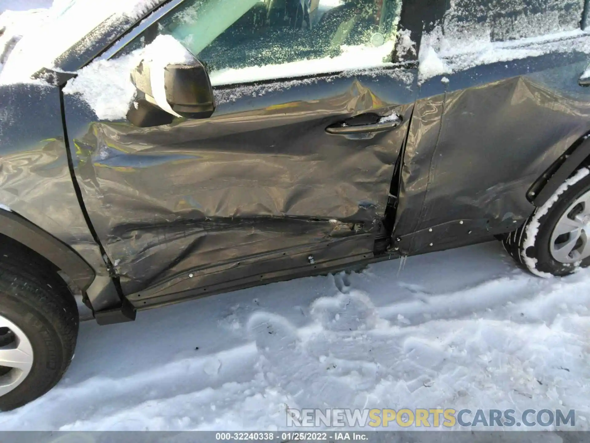 6 Photograph of a damaged car 2T3F1RFV4MW176422 TOYOTA RAV4 2021